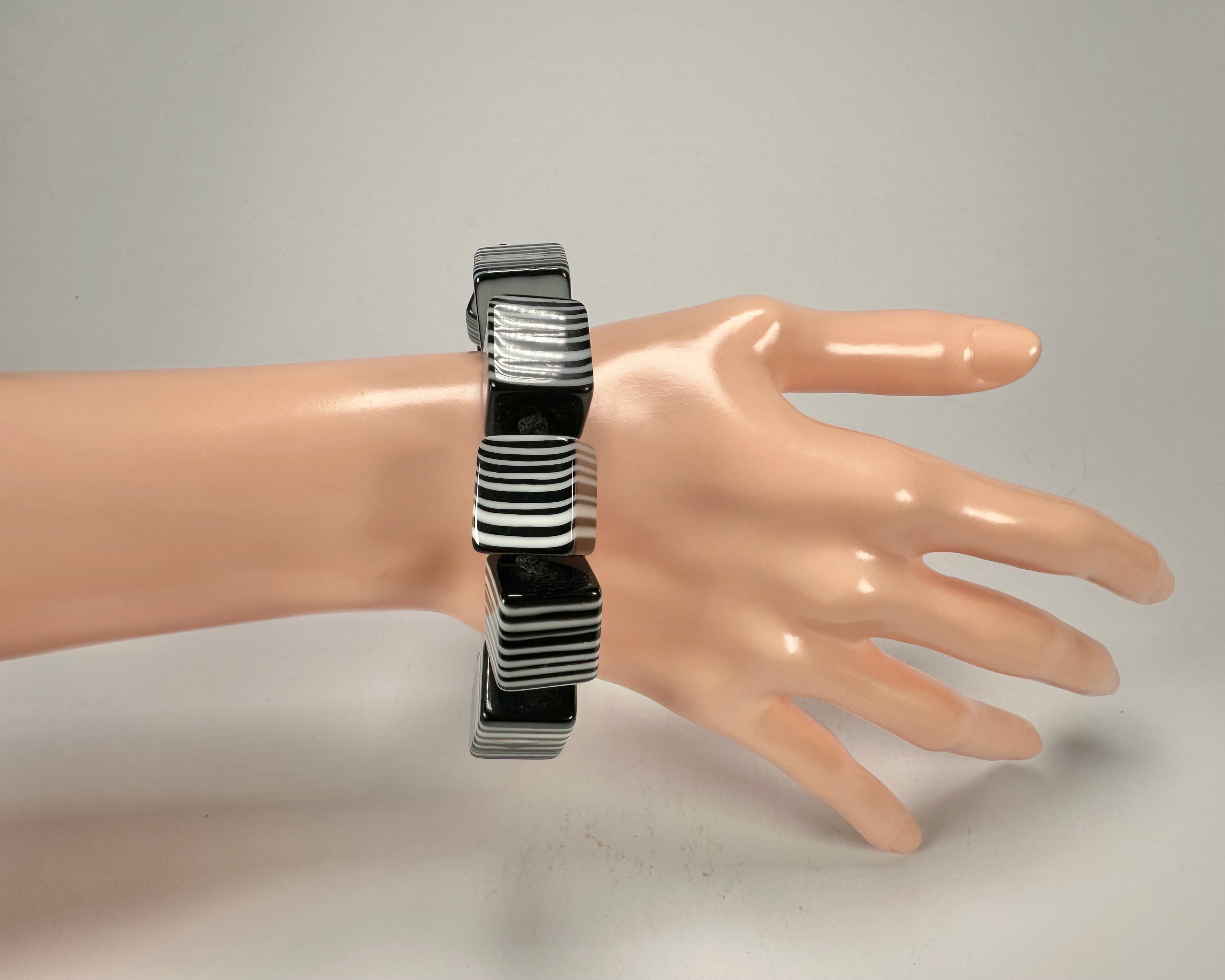 Jackie Brazil "POP" Liquorice Black & White Small Cubes Bracelet ( B0224 )