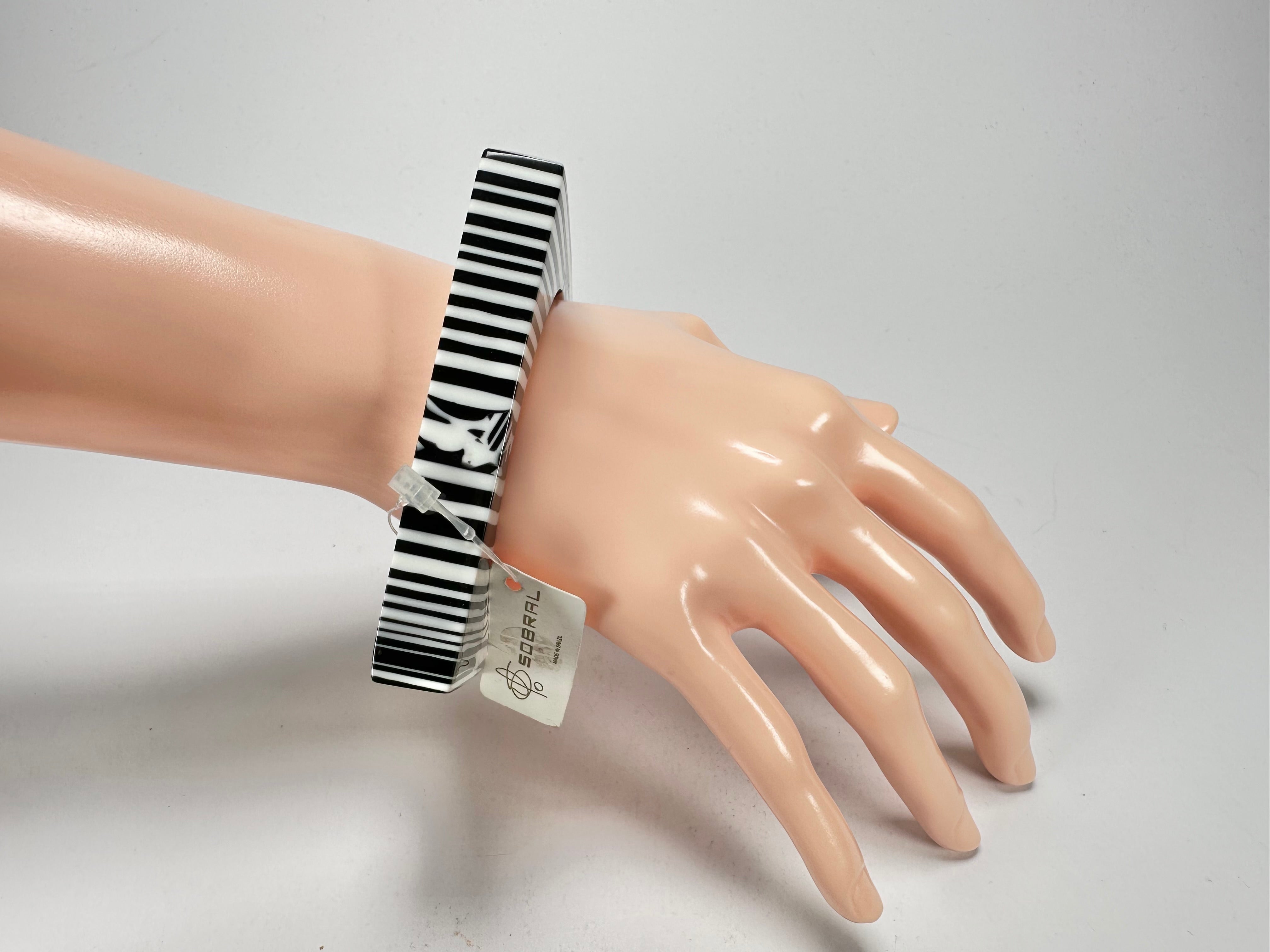 Jackie Brazil "Zebra" Liquorice Allsorts Black & White Striped 1.3cm Square Resin Bangle ( B2142 )