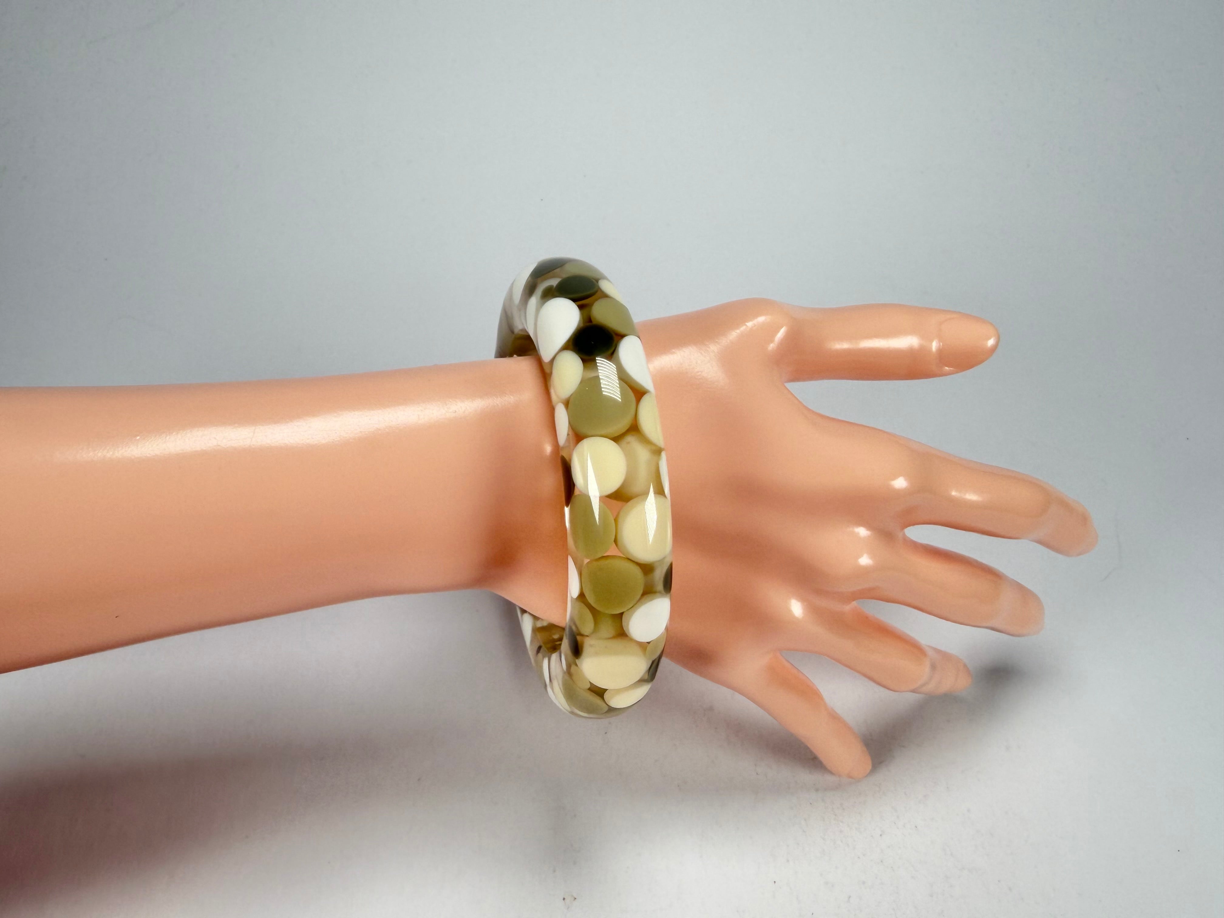 Jackie Brazil "Shinny Spotted" Cream Mix Spots Solid Round Resin 1.7cm Bangle ( B1726 )