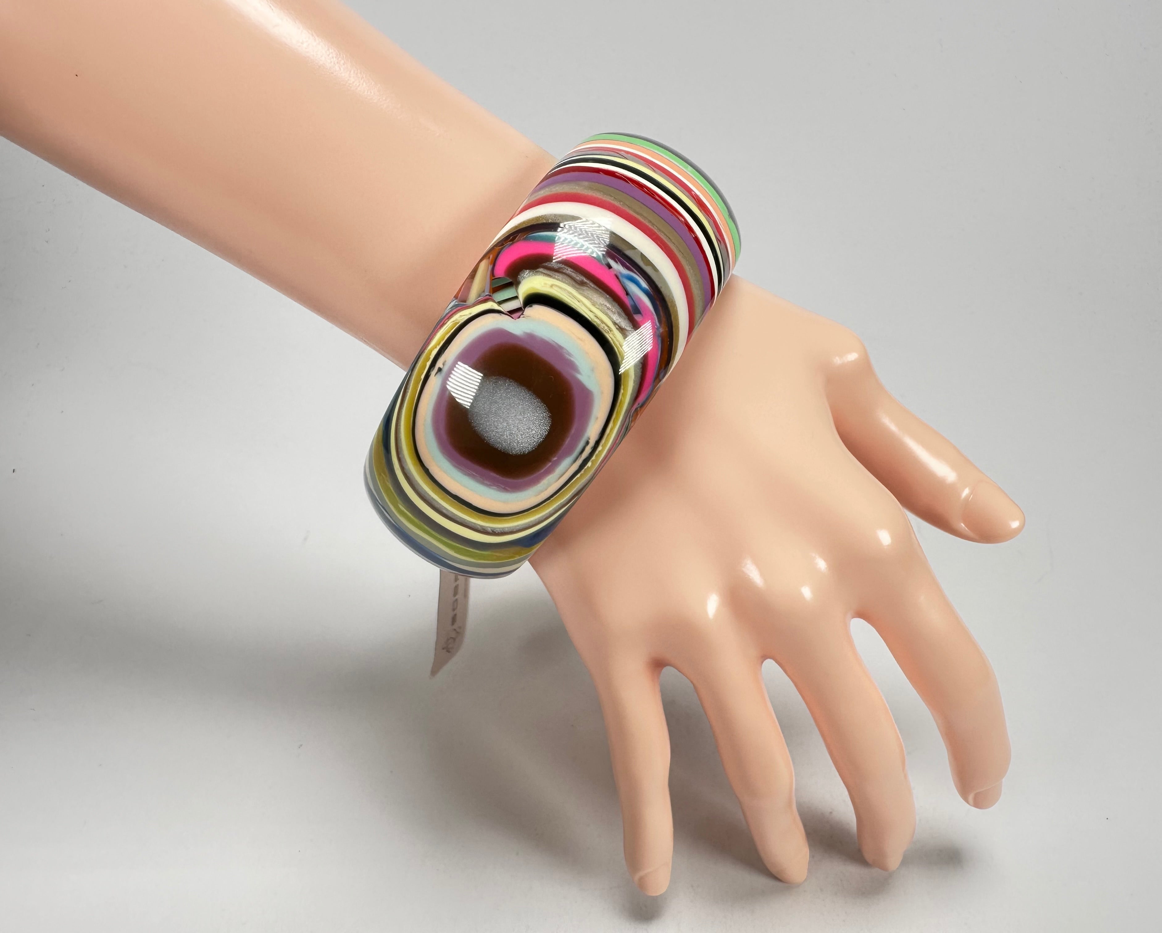 Jackie Brazil "All Sorts "Liquorice w/Cat Eye Mix Colours 3.4cm Bangle ( B2444 )