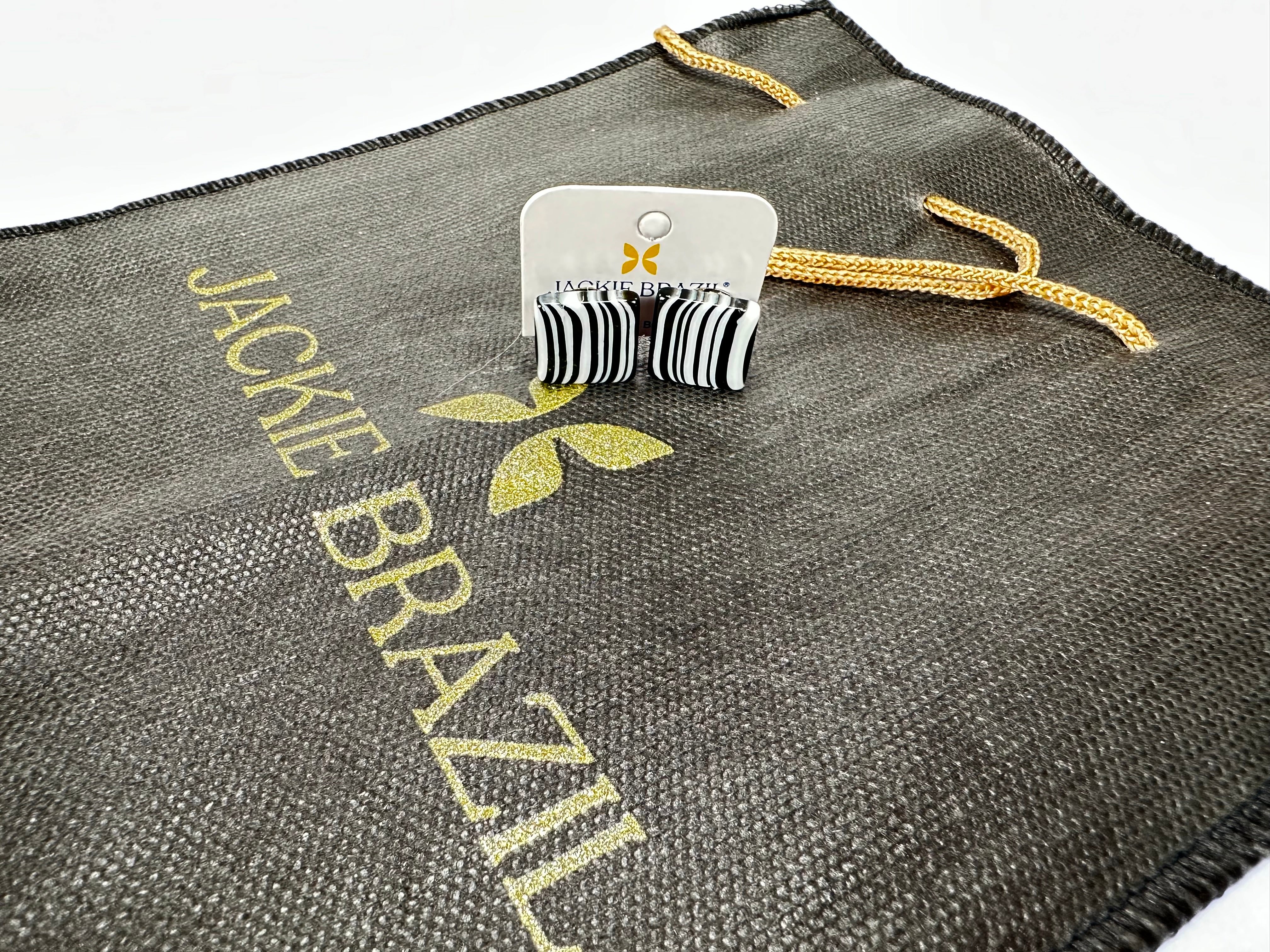 Jackie Brazil "Liquorice" Black & White Small Square Resin Clip On Earrings ( E0074 )