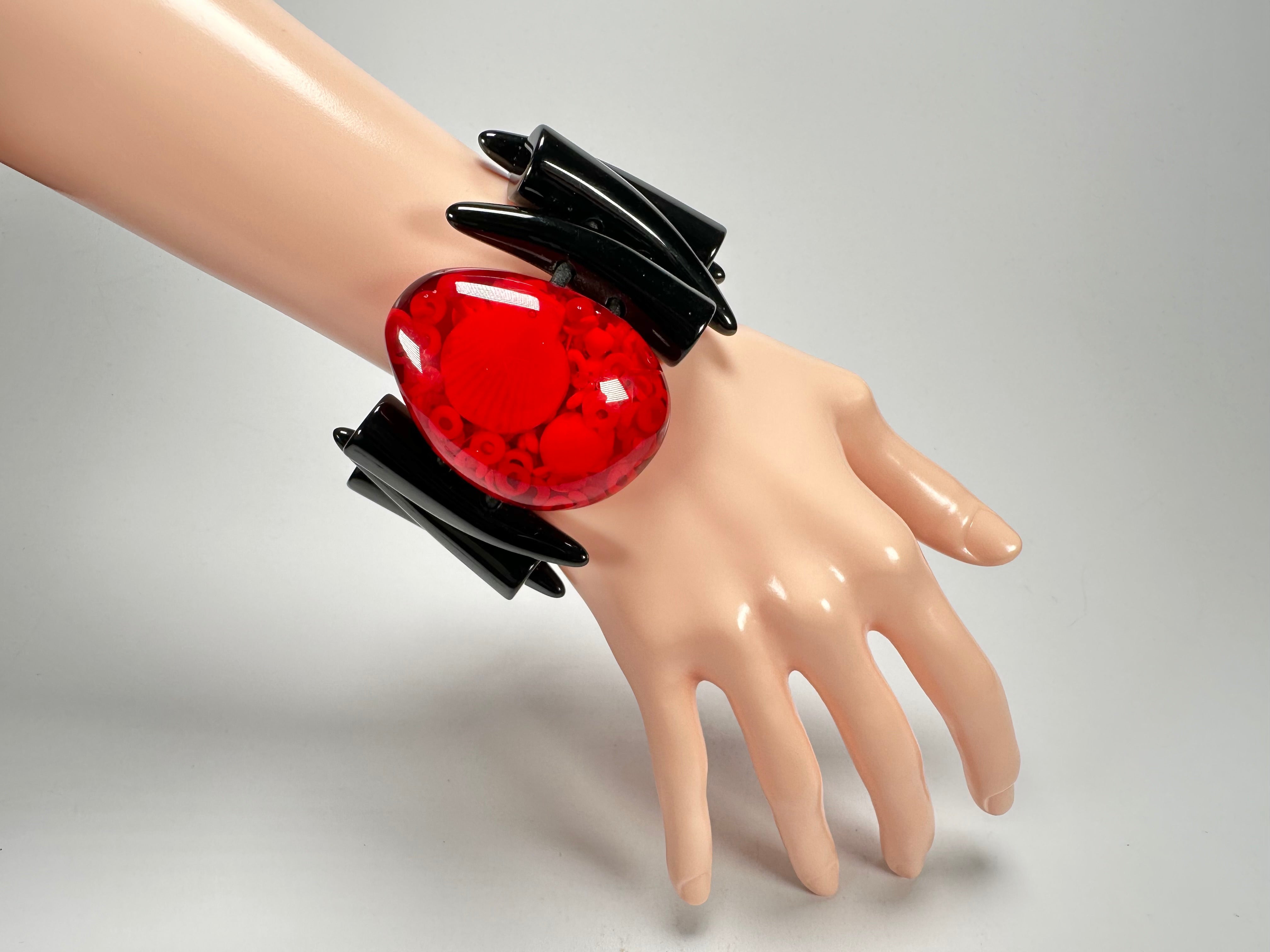 Jackie Brazil "Safari" Tusks w/Red Pendant Elasticated Bracelet ( B1020 )
