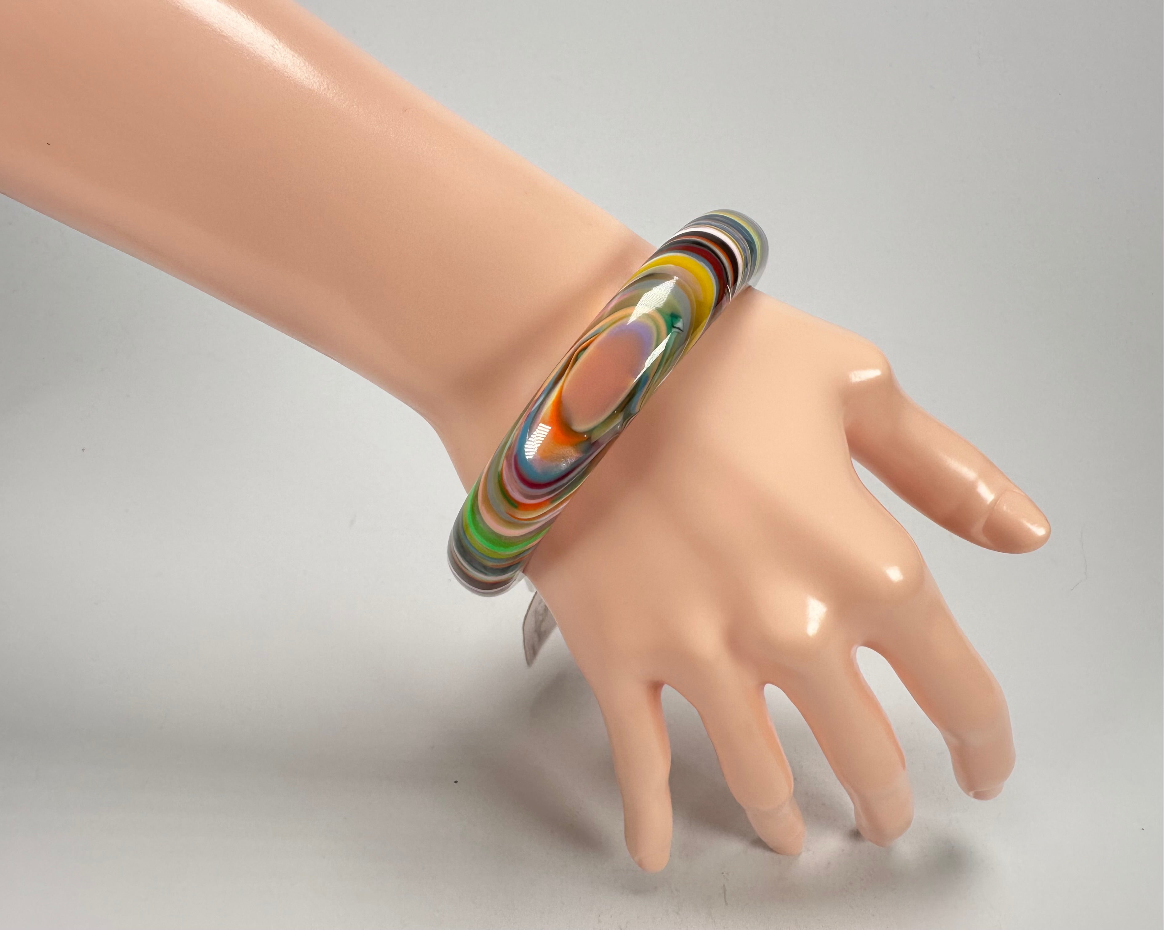 Jackie Brazil "Thin Cat Eye" Liquorice Allsorts with Cat Eye Spring Colour 1.3cm Resin Bangle ( B1151 )