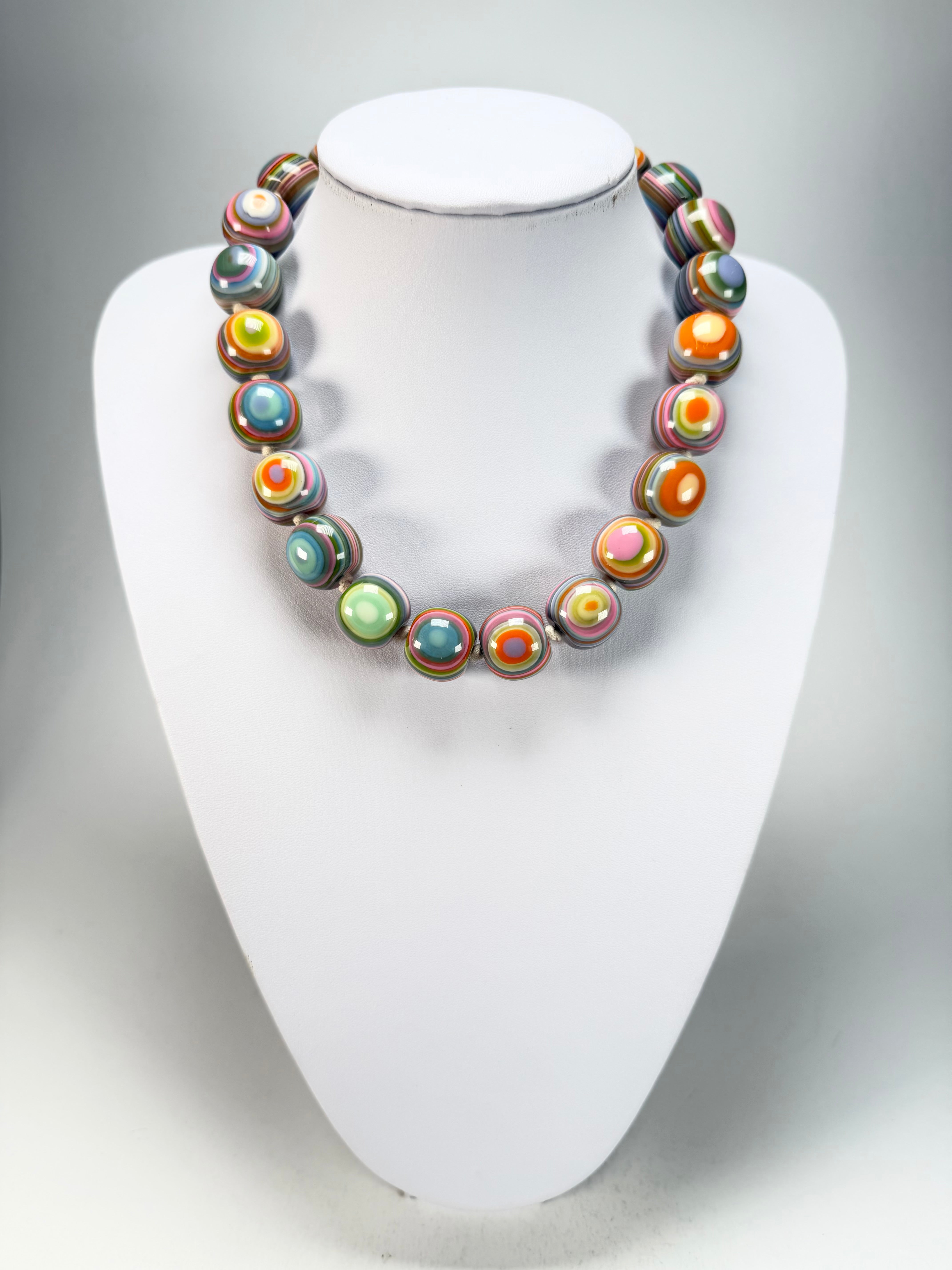 Jackie Brazil "Cat Eyes" Spring Colour Liquorice Balls Resin Necklace 50cm ( N0894 )