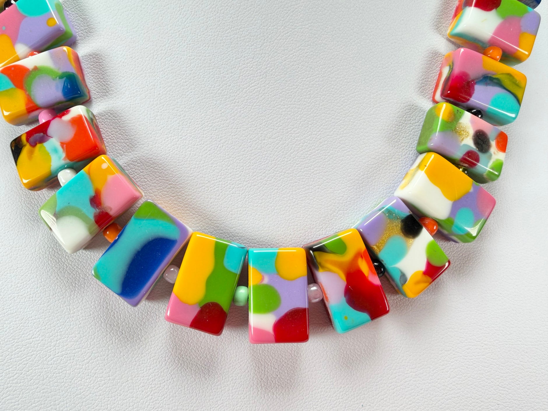 Collier Résine Multicolore XXL Vintage - Marque SOBRAL JACKIE BRAZIL - Occasion Très Bon état