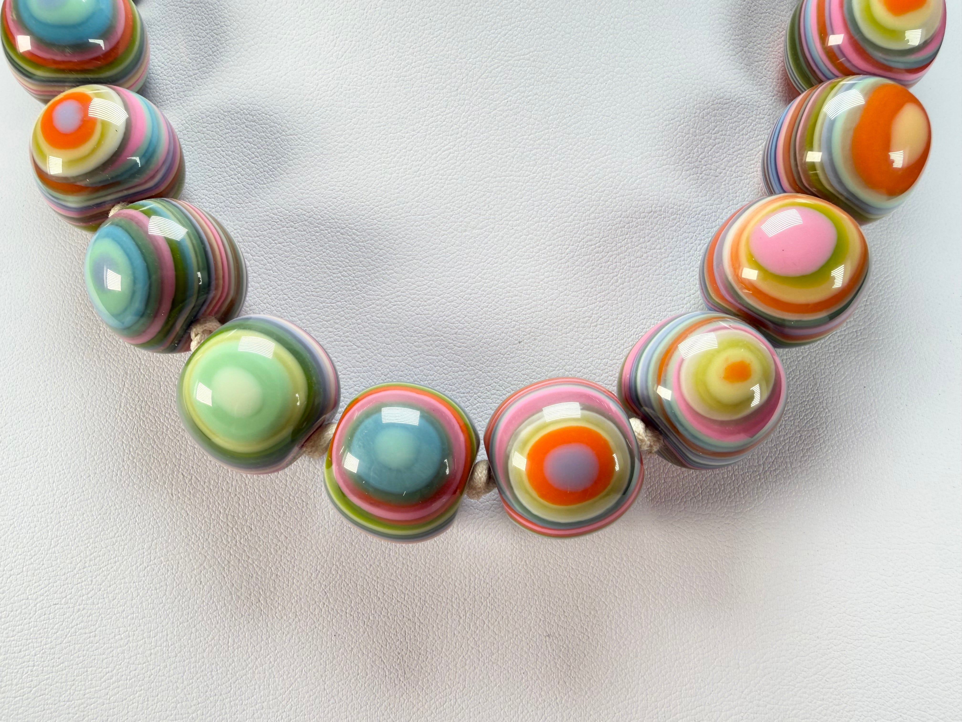 Jackie Brazil "Cat Eyes" Spring Colour Liquorice Balls Resin Necklace 50cm ( N0894 )