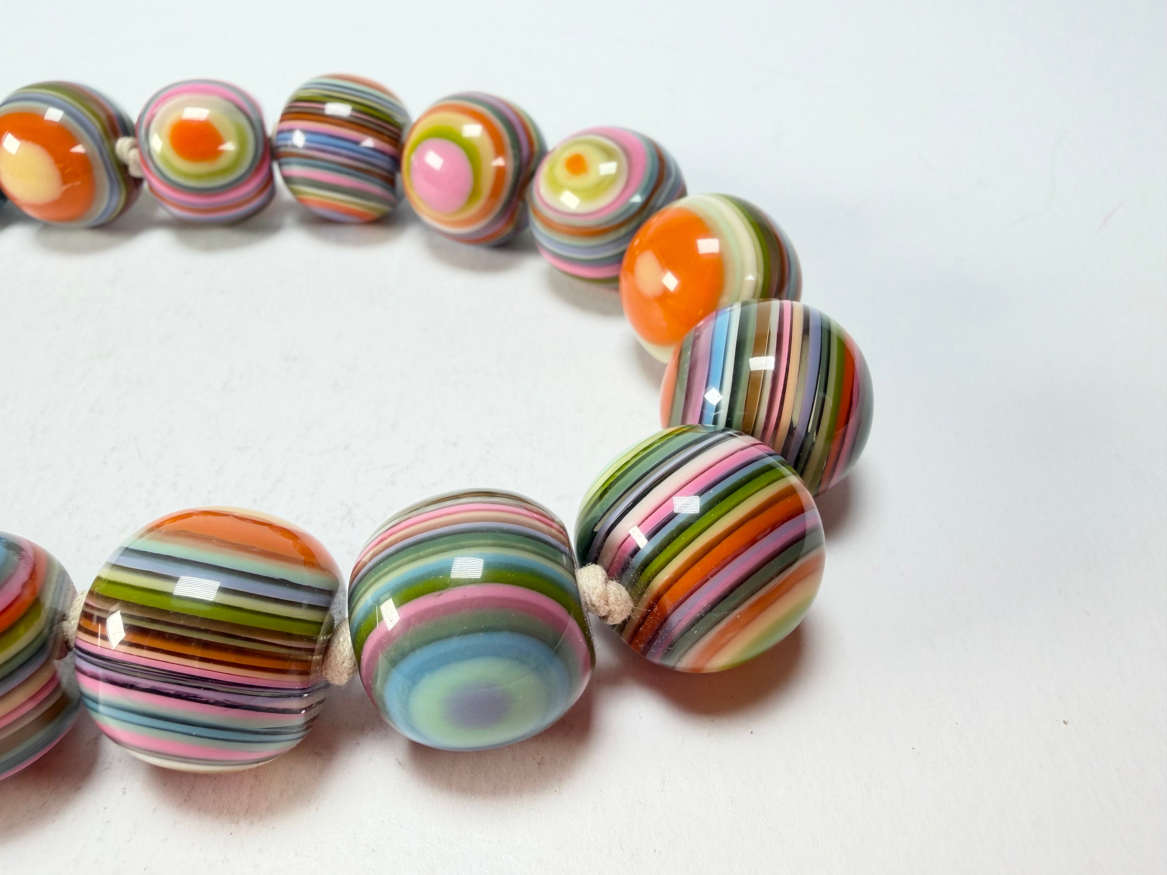 Jackie Brazil "Cat Eyes" Spring Colour Liquorice Balls Resin Necklace 50cm ( N0894 )