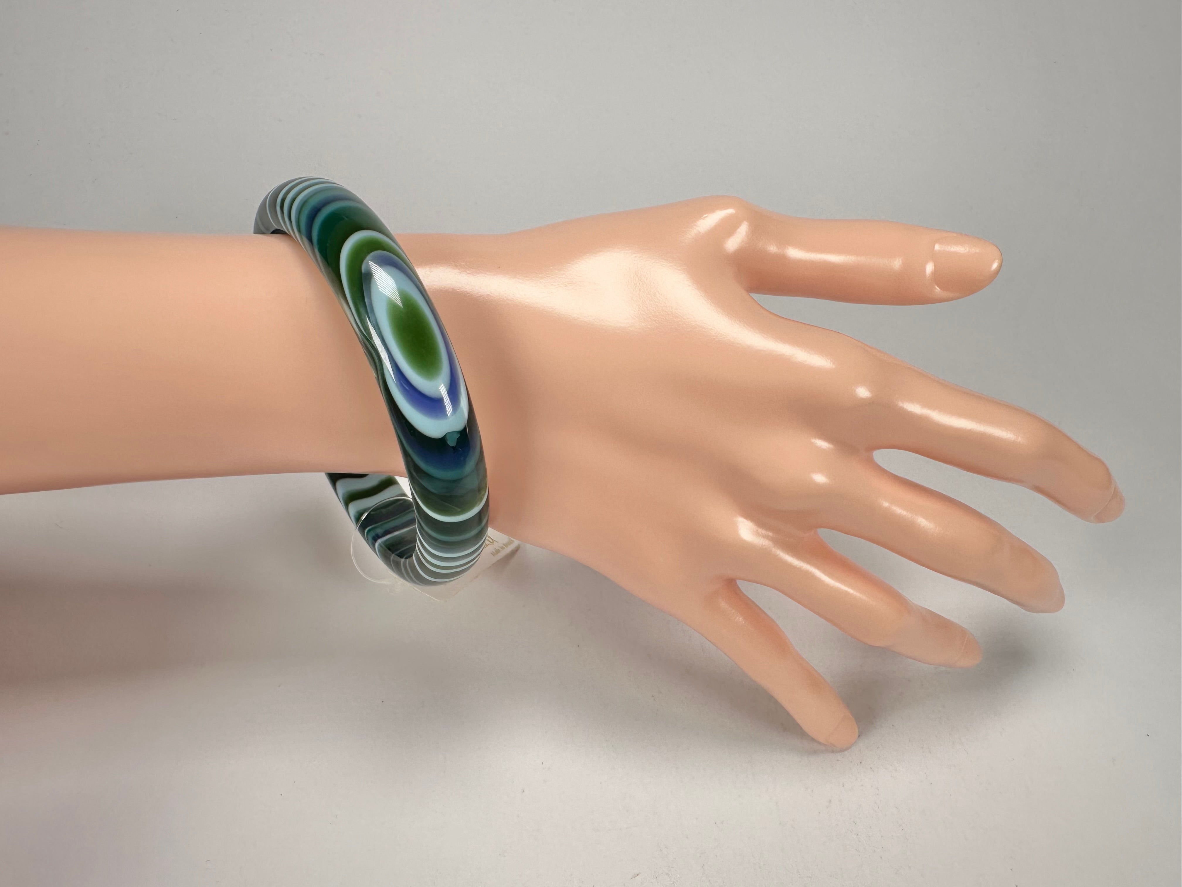 Jackie Brazil "Thin Cat Eye" Liquorice Allsorts with Cat Eye Blue Mix 1.3cm Resin Bangle ( B1151 )