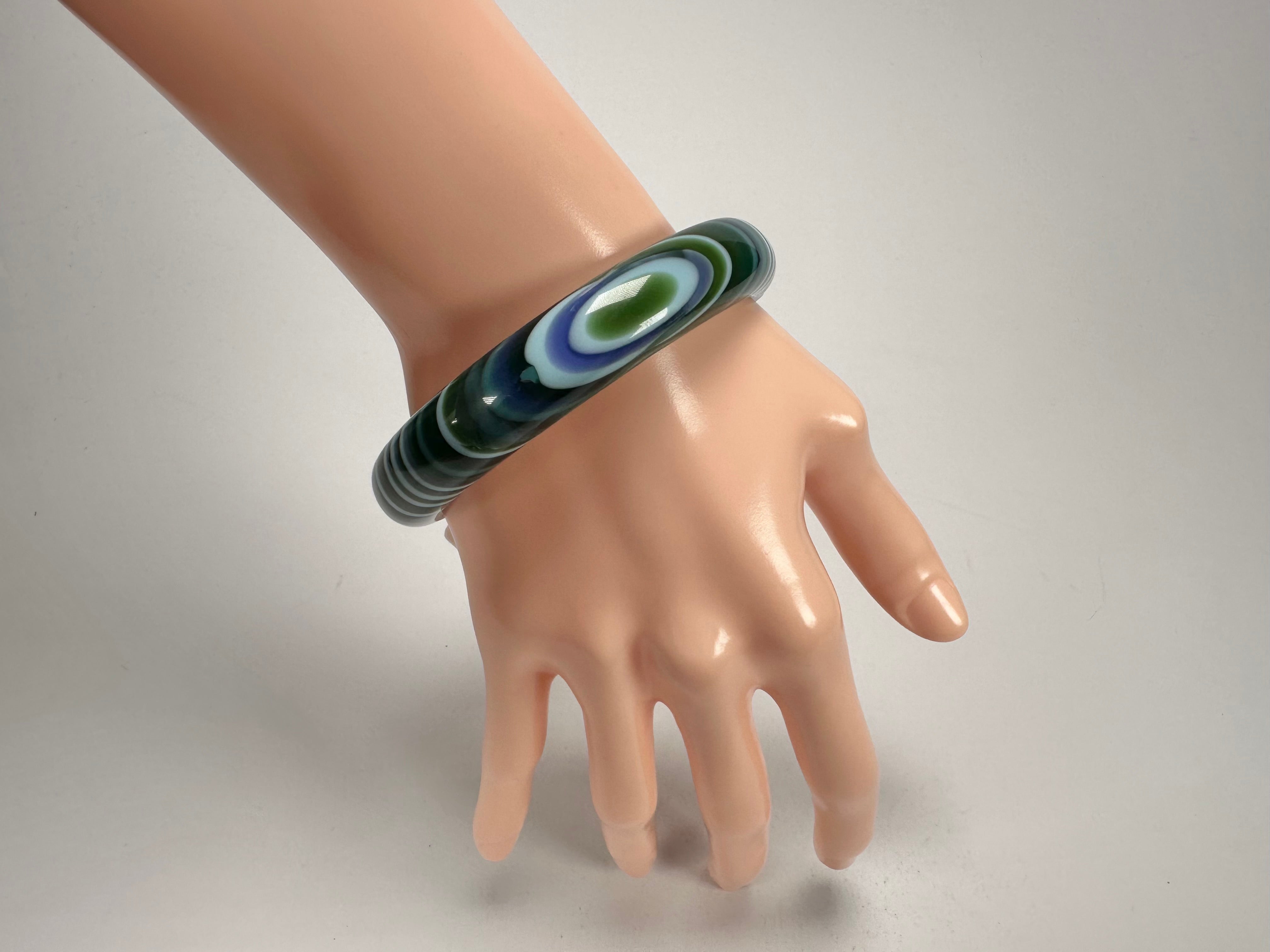 Jackie Brazil "Thin Cat Eye" Liquorice Allsorts with Cat Eye Blue Mix 1.3cm Resin Bangle ( B1151 )