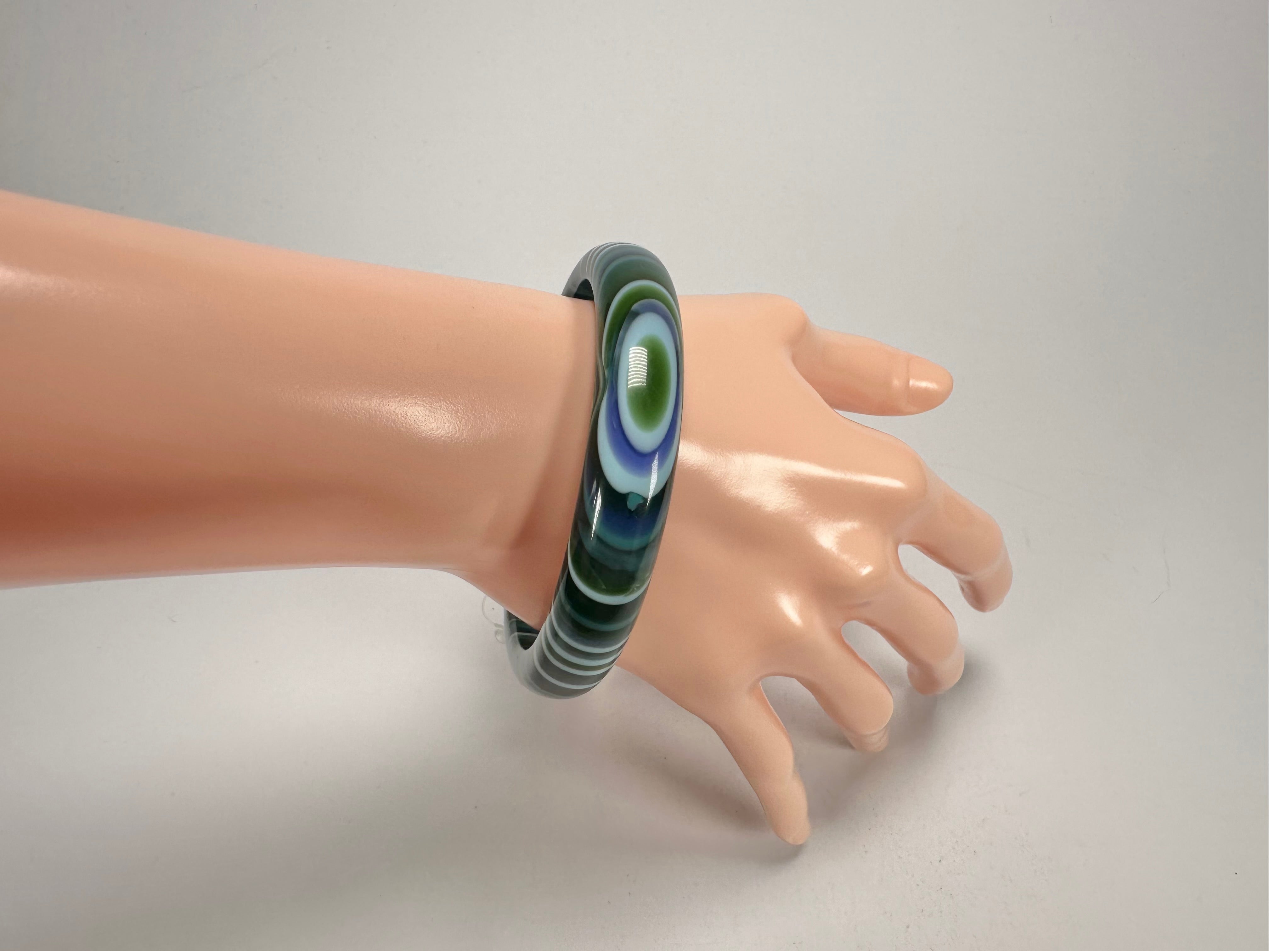 Jackie Brazil "Thin Cat Eye" Liquorice Allsorts with Cat Eye Blue Mix 1.3cm Resin Bangle ( B1151 )