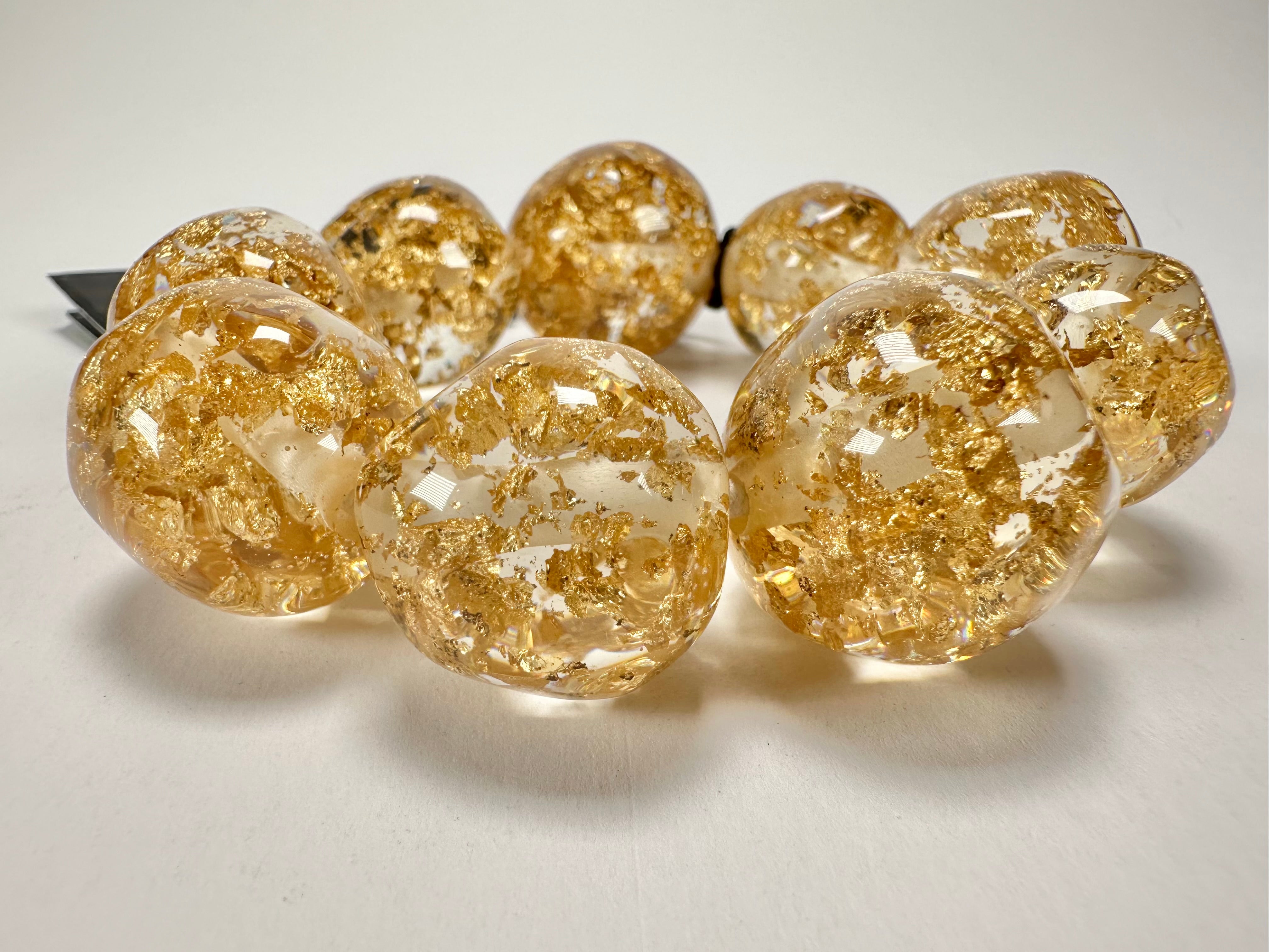 Jackie Brazil "Pebbles On Elastic" Gold Flakes Resin Bracelet ( B2693 )