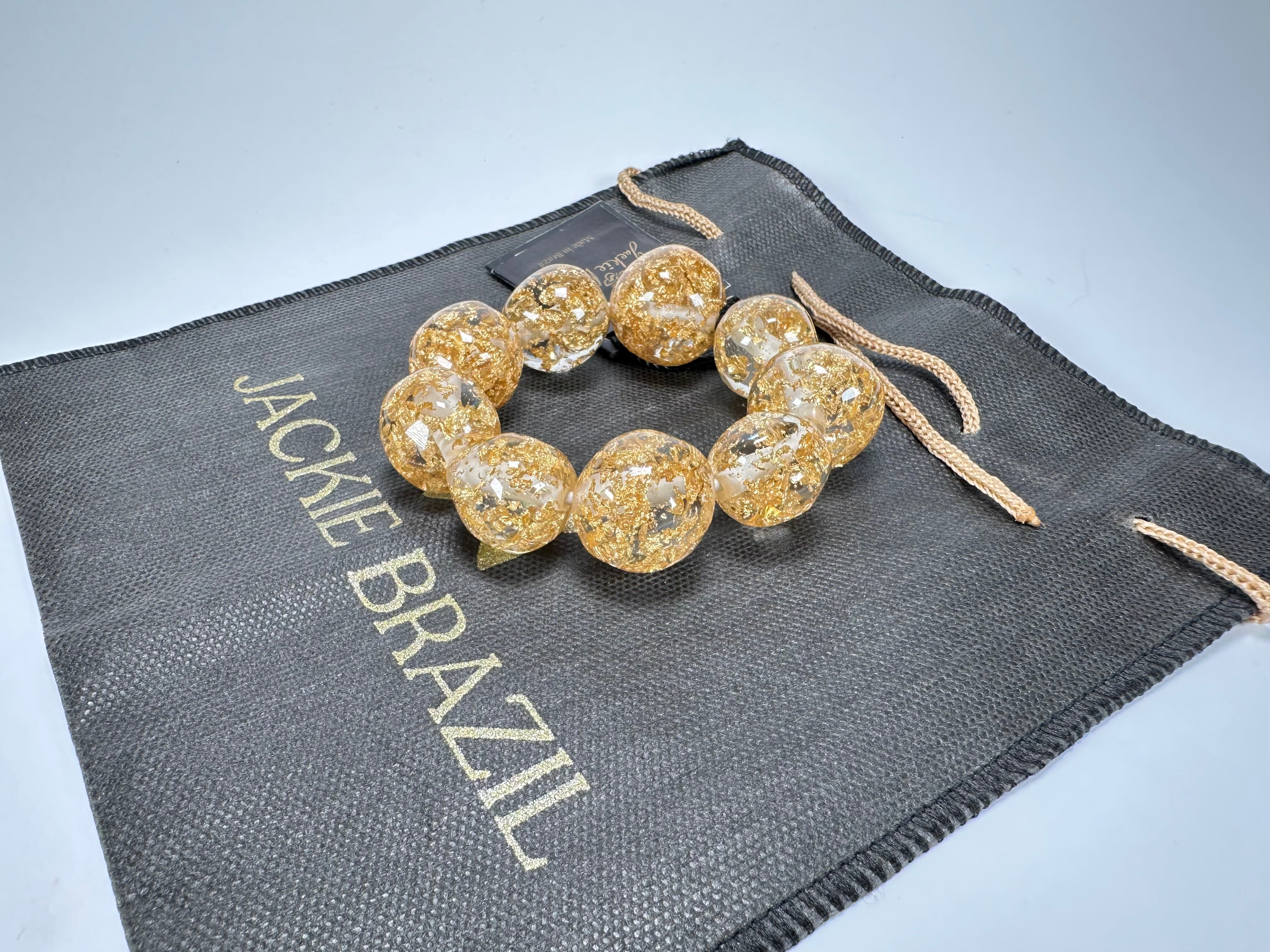 Jackie Brazil "Pebbles On Elastic" Gold Flakes Resin Bracelet ( B2693 )