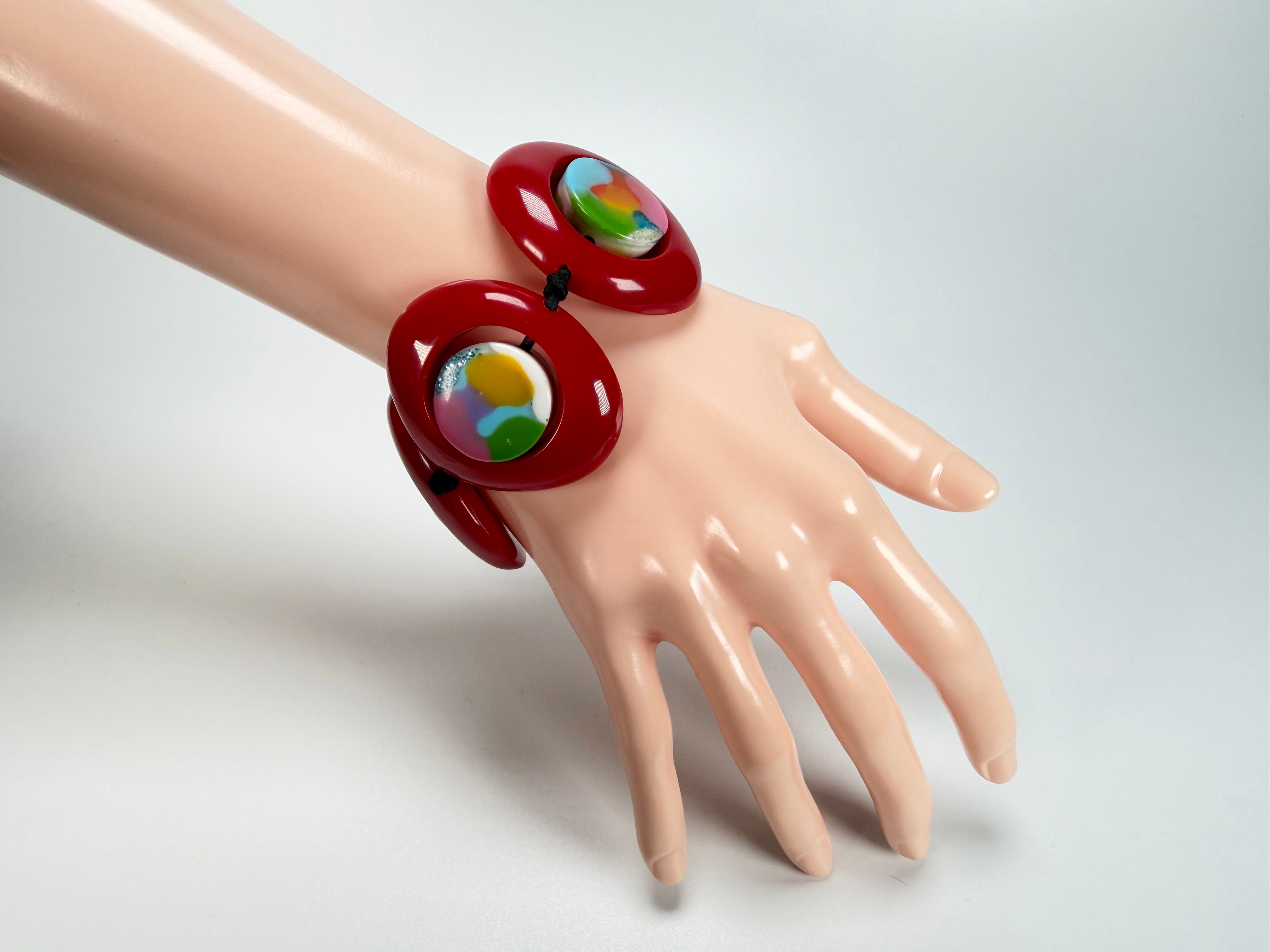 Jackie Brazil "Saturn" Red Gloss Kandinsky Disc & Cylinder Elastic Bracelet ( B0060 )