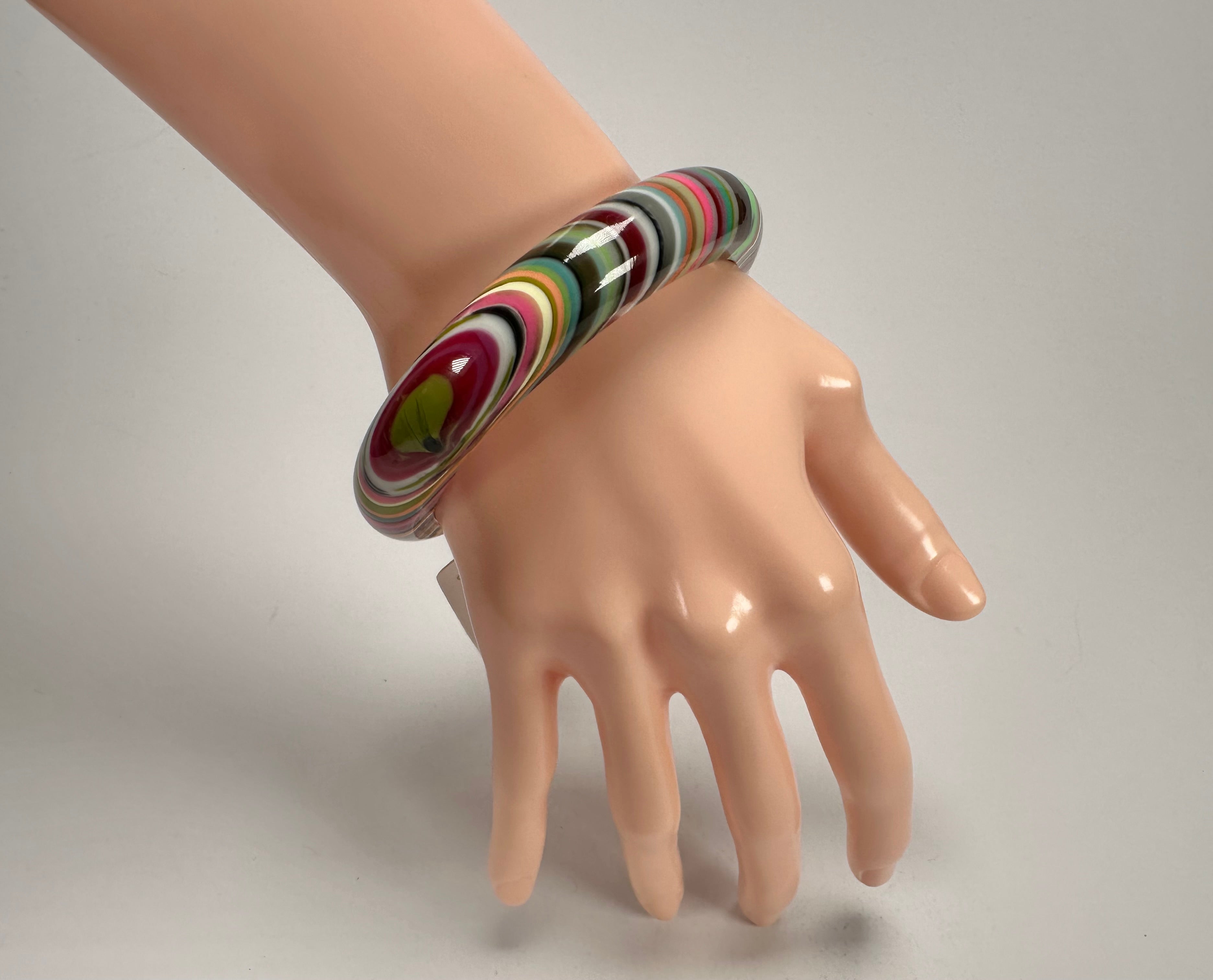 Jackie Brazil "Thin Cat Eye" Liquorice Allsorts with Cat Eye Mix Colours 1.3cm Resin Bangle ( B1151 )