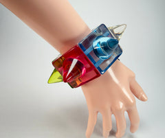 Jackie Brazil "Lagerfeld" Sabrina Transparent Cones Elasticated Bracelet ( B2893 )