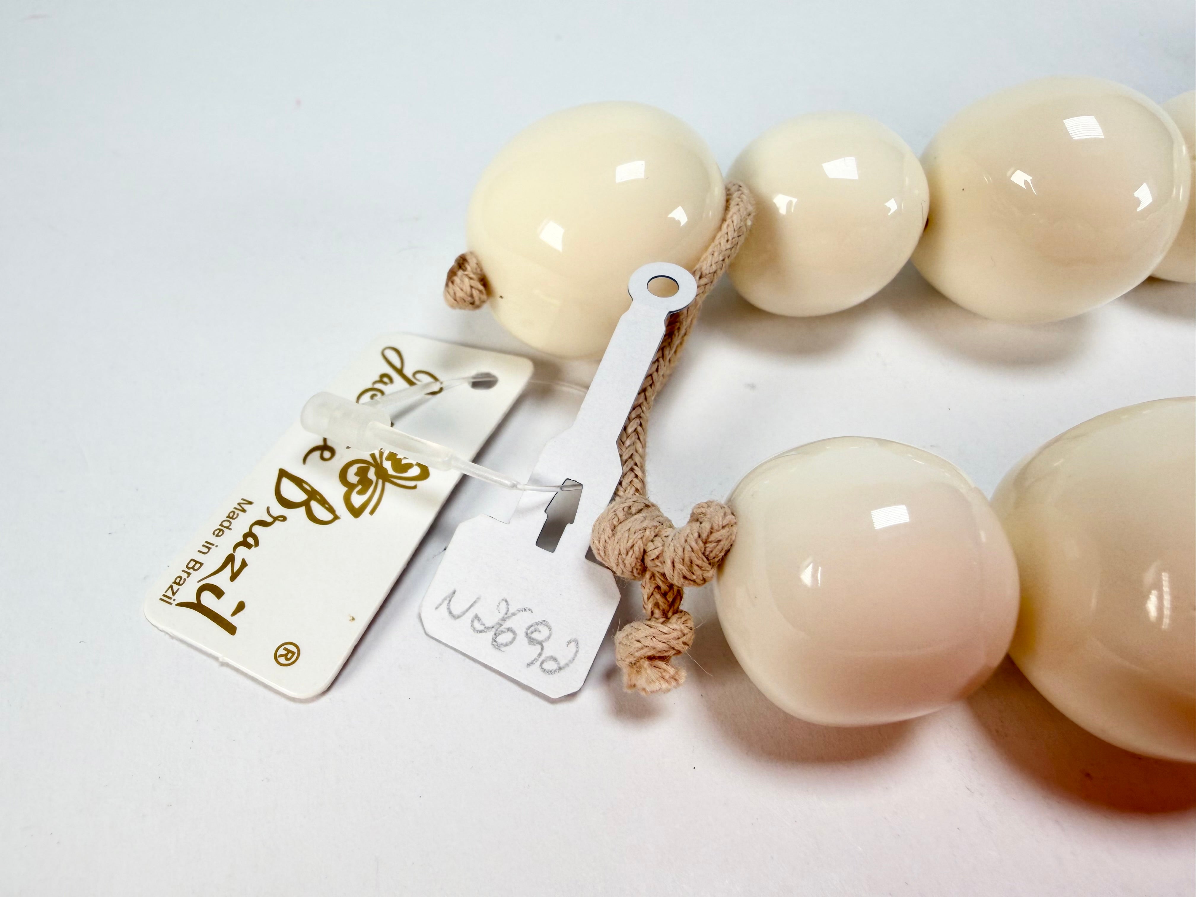 Jackie Brazil "Large Spheres" Cream Short Abstract Necklace 50cm ( N2692 )