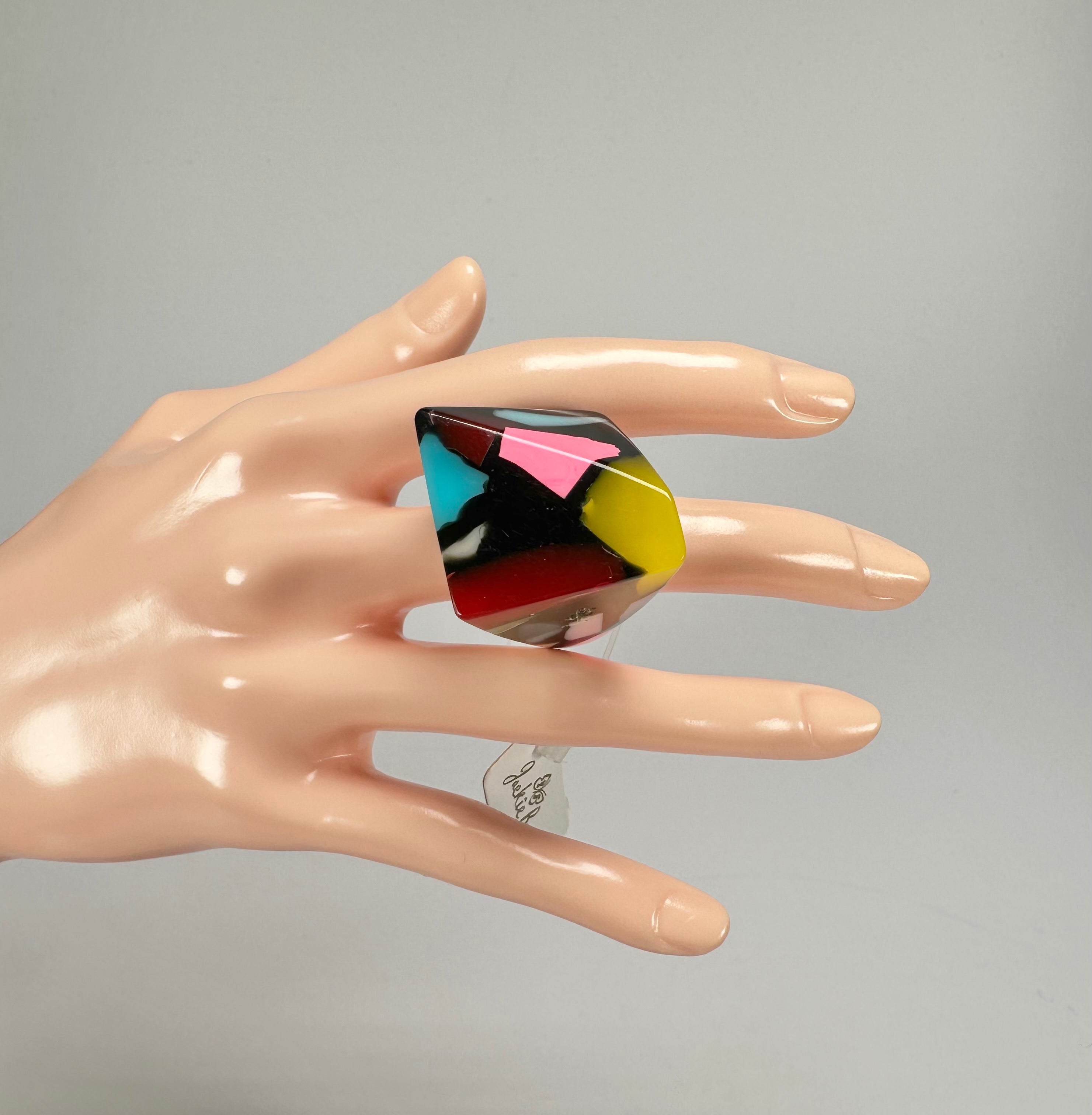 Jackie Brazil "Art Deco" Abstract Resin Ring ( R3081 ) Size UK Q / USA 8
