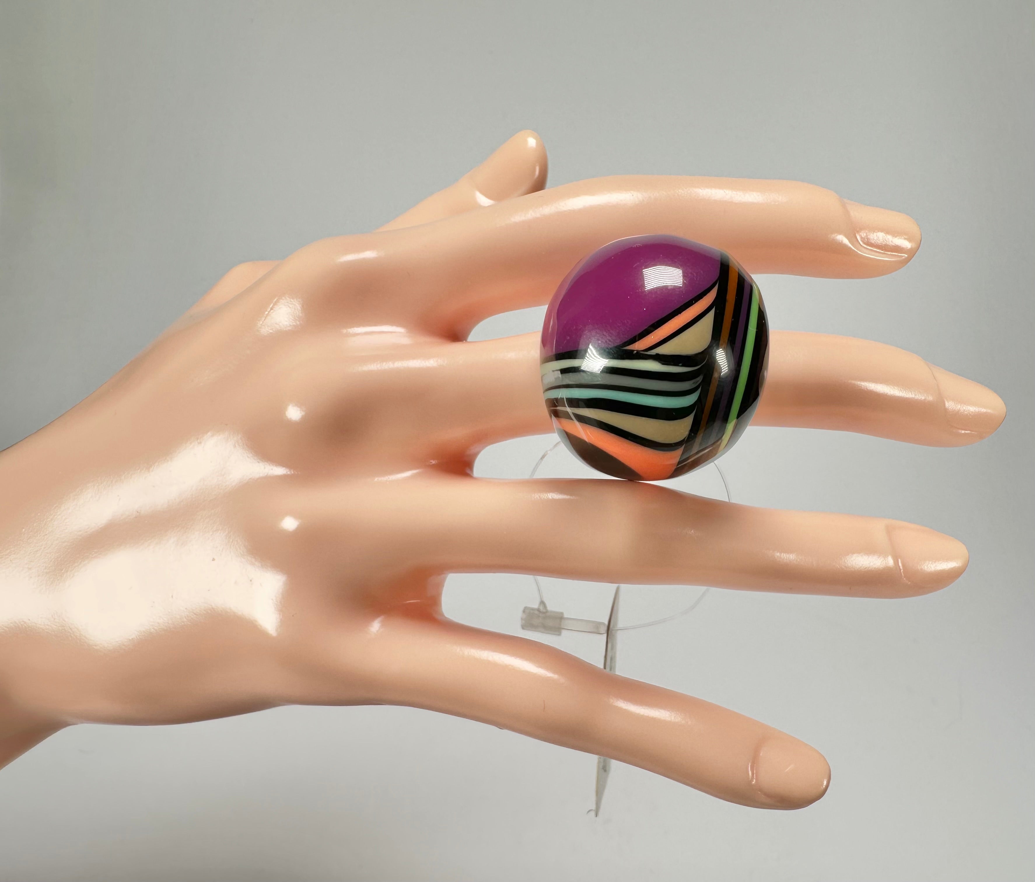 Jackie Brazil "Berlin" Swirls Purple Large Round Resin Ring ( R3195 ) Size UK P / USA 7.5