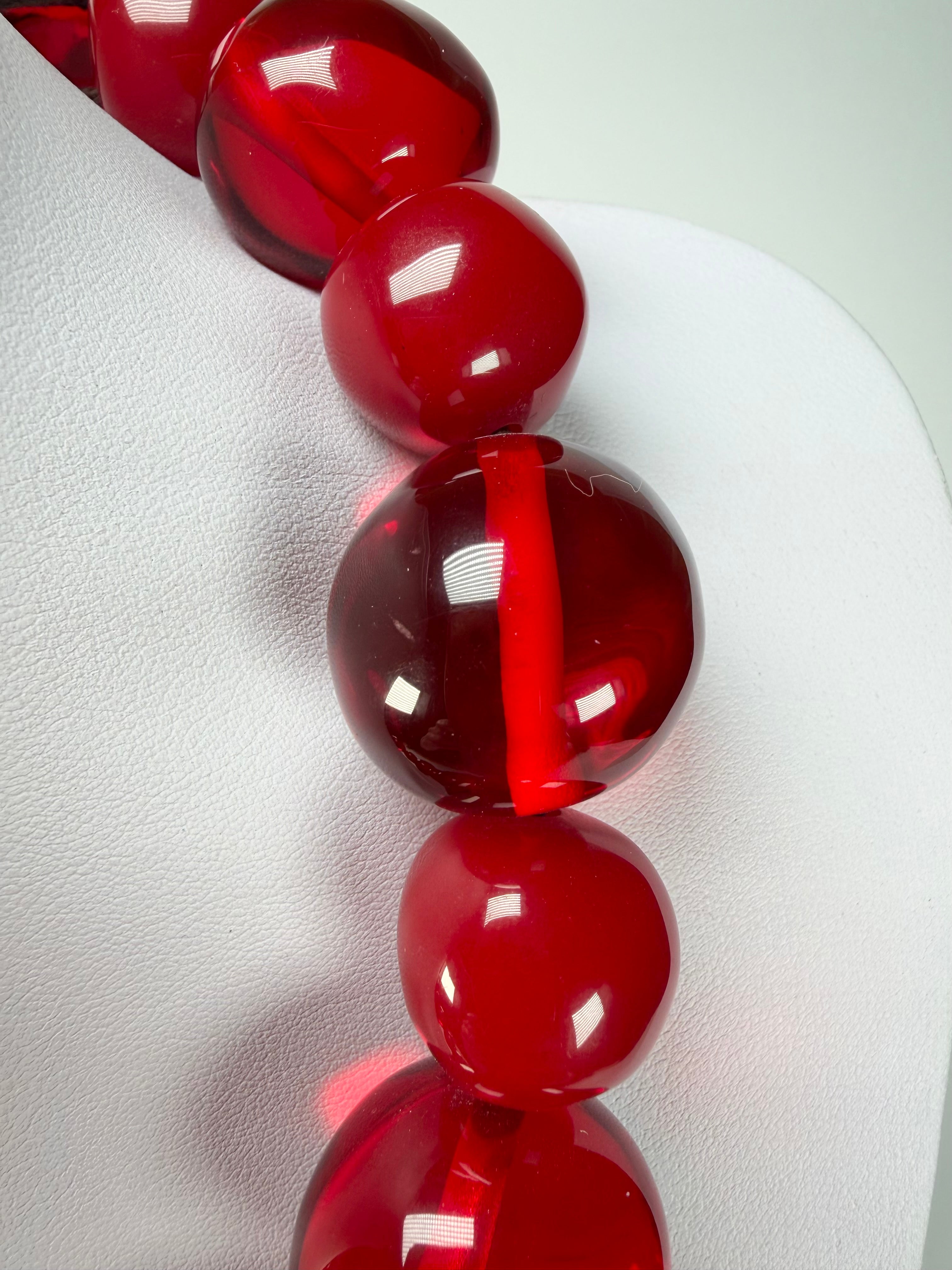 Jackie Brazil "Large Spheres" Red Mix Short Abstract Necklace 50cm ( N2692 )