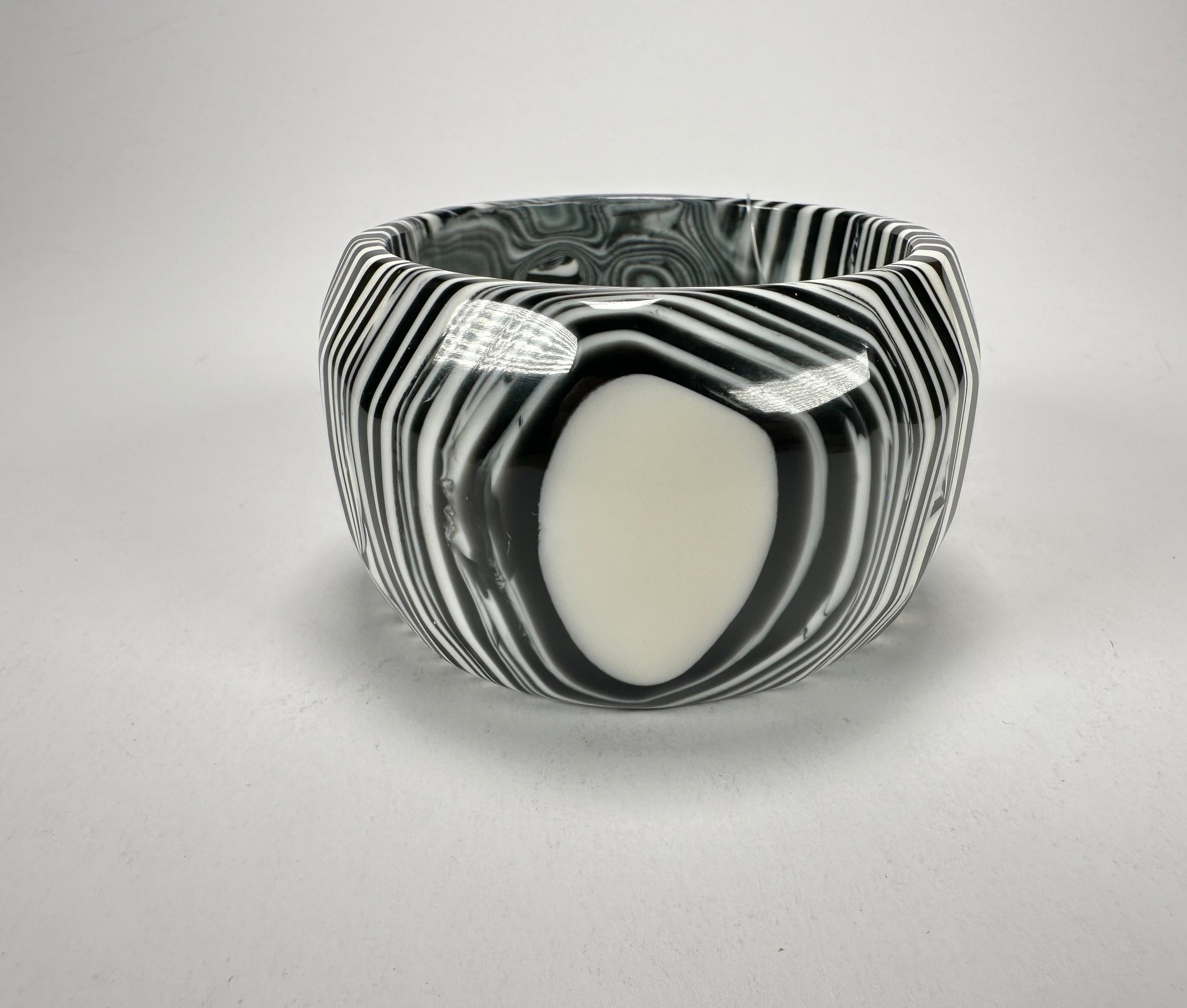 Jackie Brazil "Cat Eye" Liquorice Allsorts Black & White Striped 5cm Resin Bangle ( B2195 )