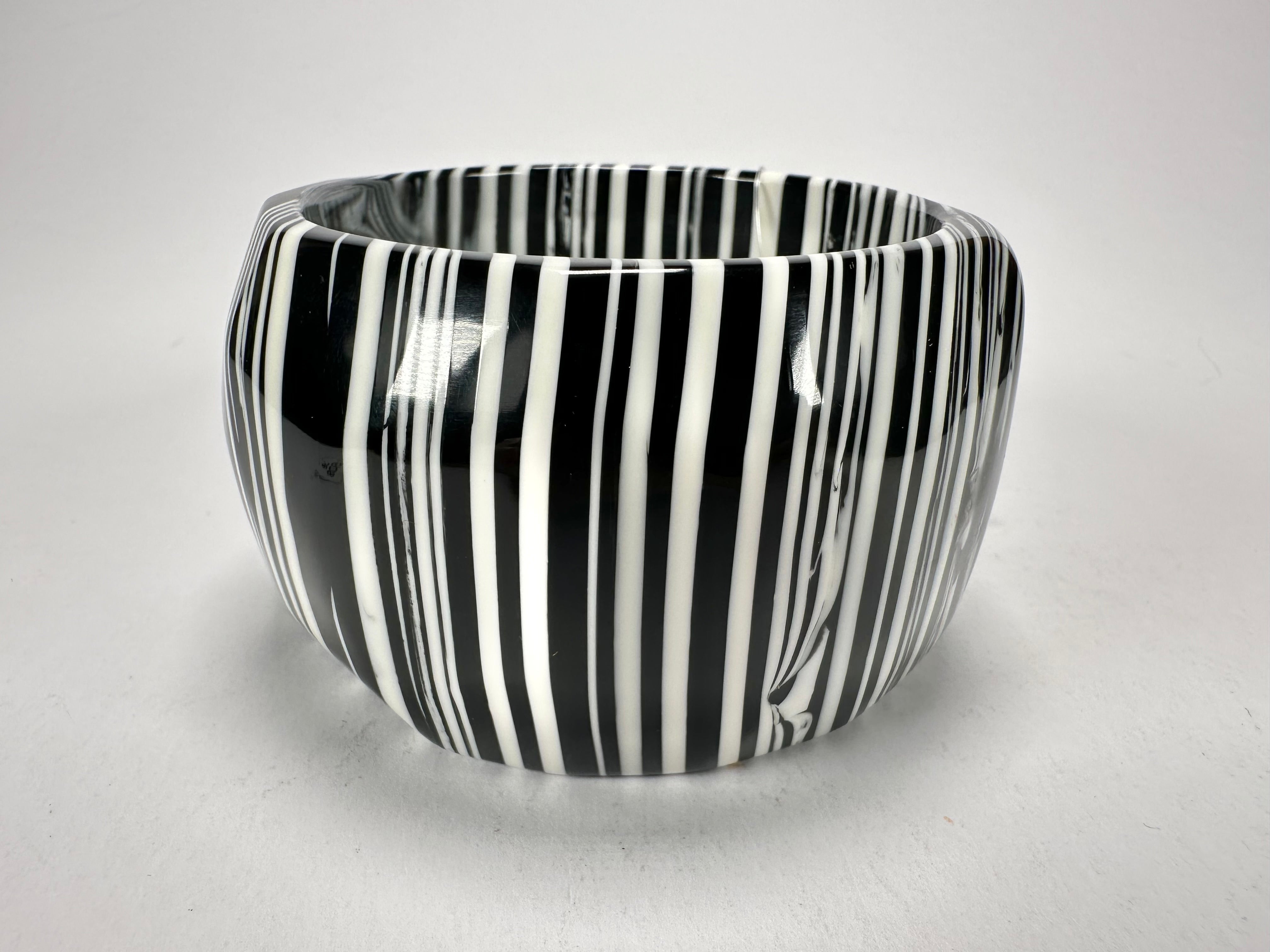 Jackie Brazil "Cat Eye" Liquorice Allsorts Black & White Striped 5cm Resin Bangle ( B2195 )