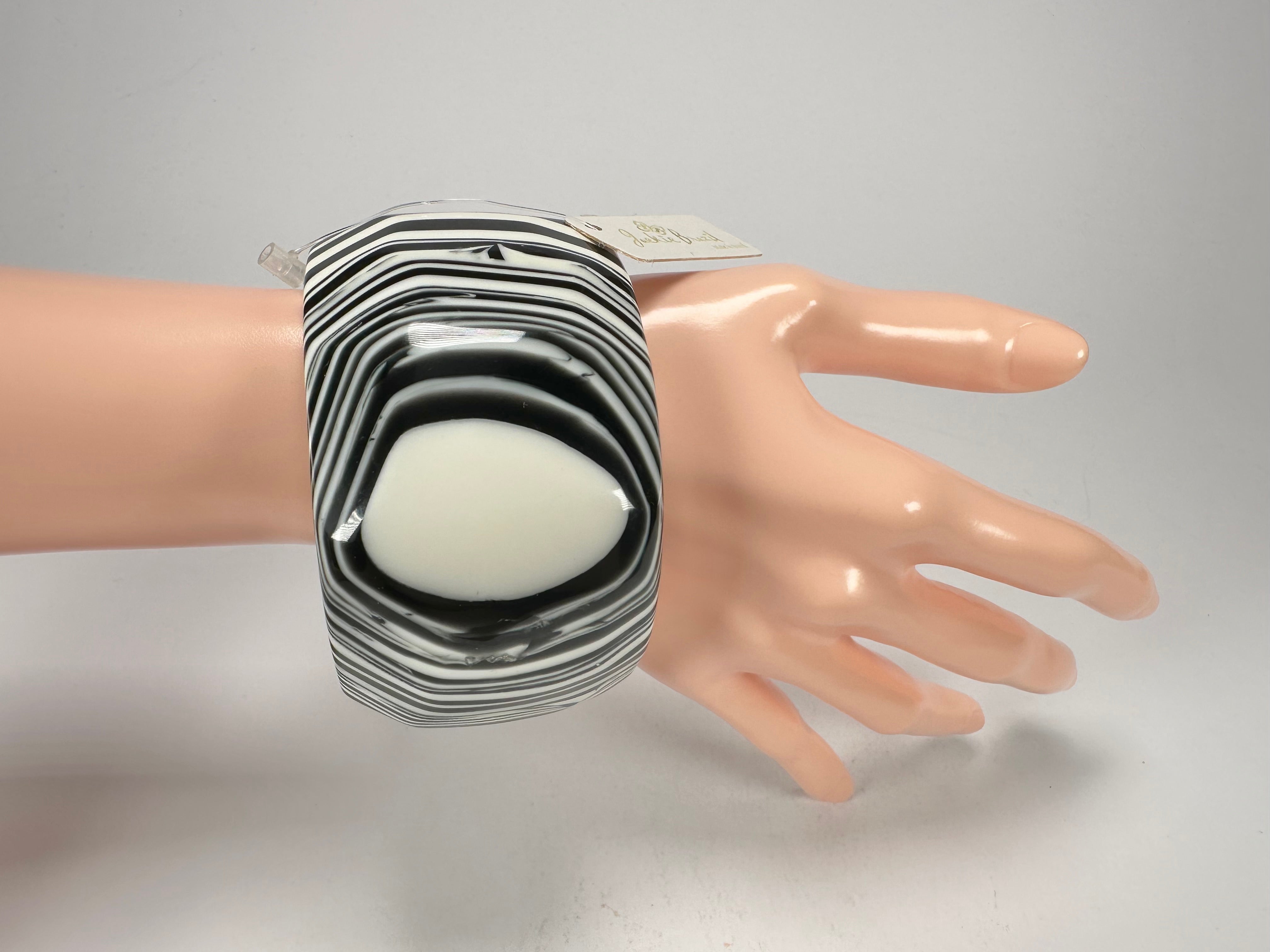 Jackie Brazil "Cat Eye" Liquorice Allsorts Black & White Striped 5cm Resin Bangle ( B2195 )