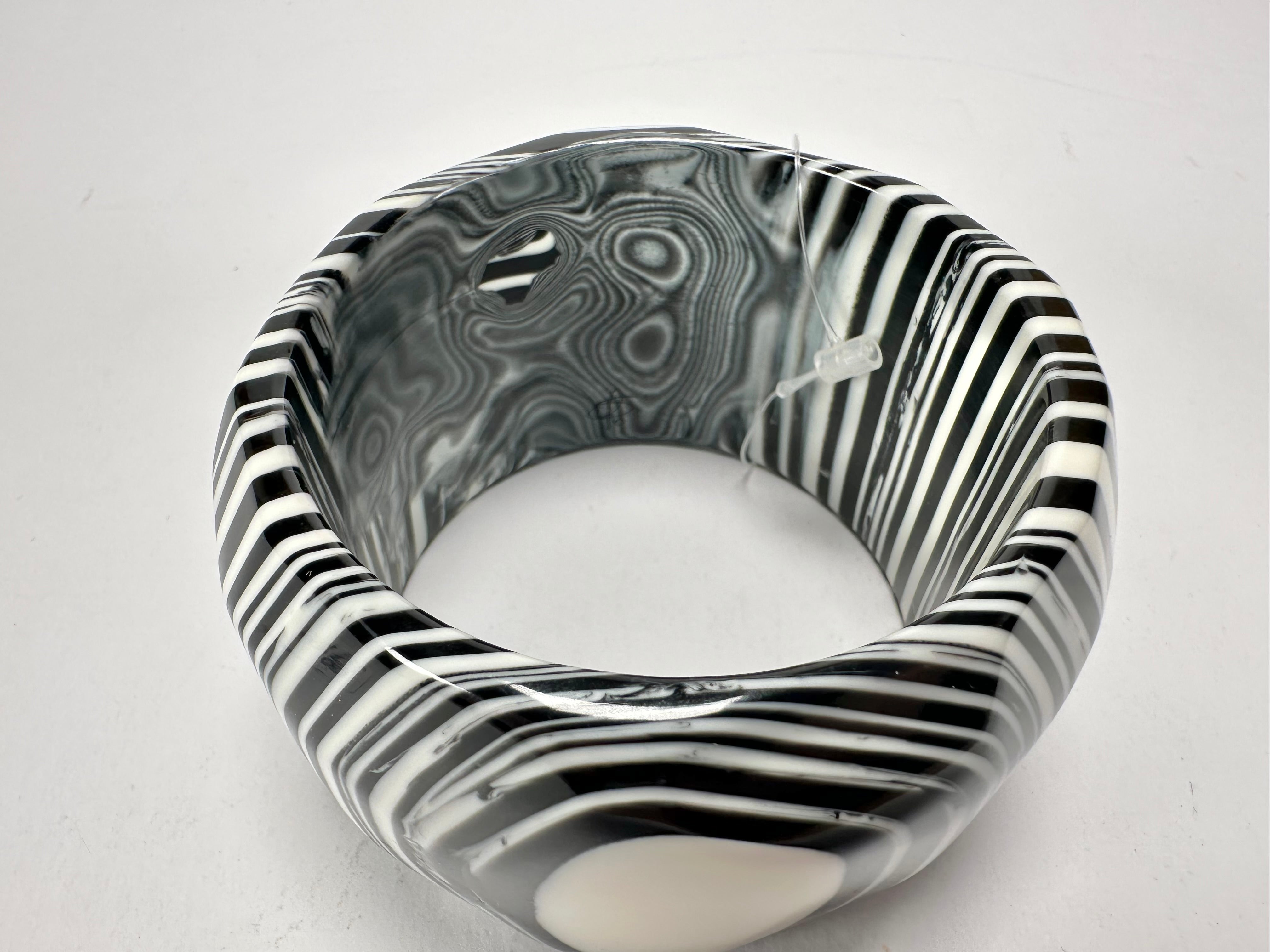 Jackie Brazil "Cat Eye" Liquorice Allsorts Black & White Striped 5cm Resin Bangle ( B2195 )