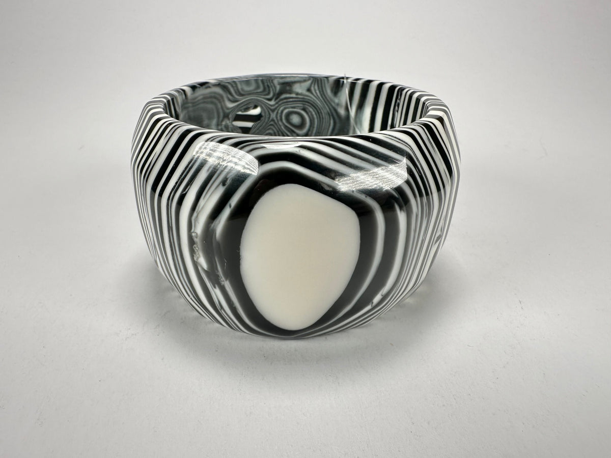 Jackie Brazil "Cat Eye" Liquorice Allsorts Black & White Striped 5cm Resin Bangle ( B2195 )