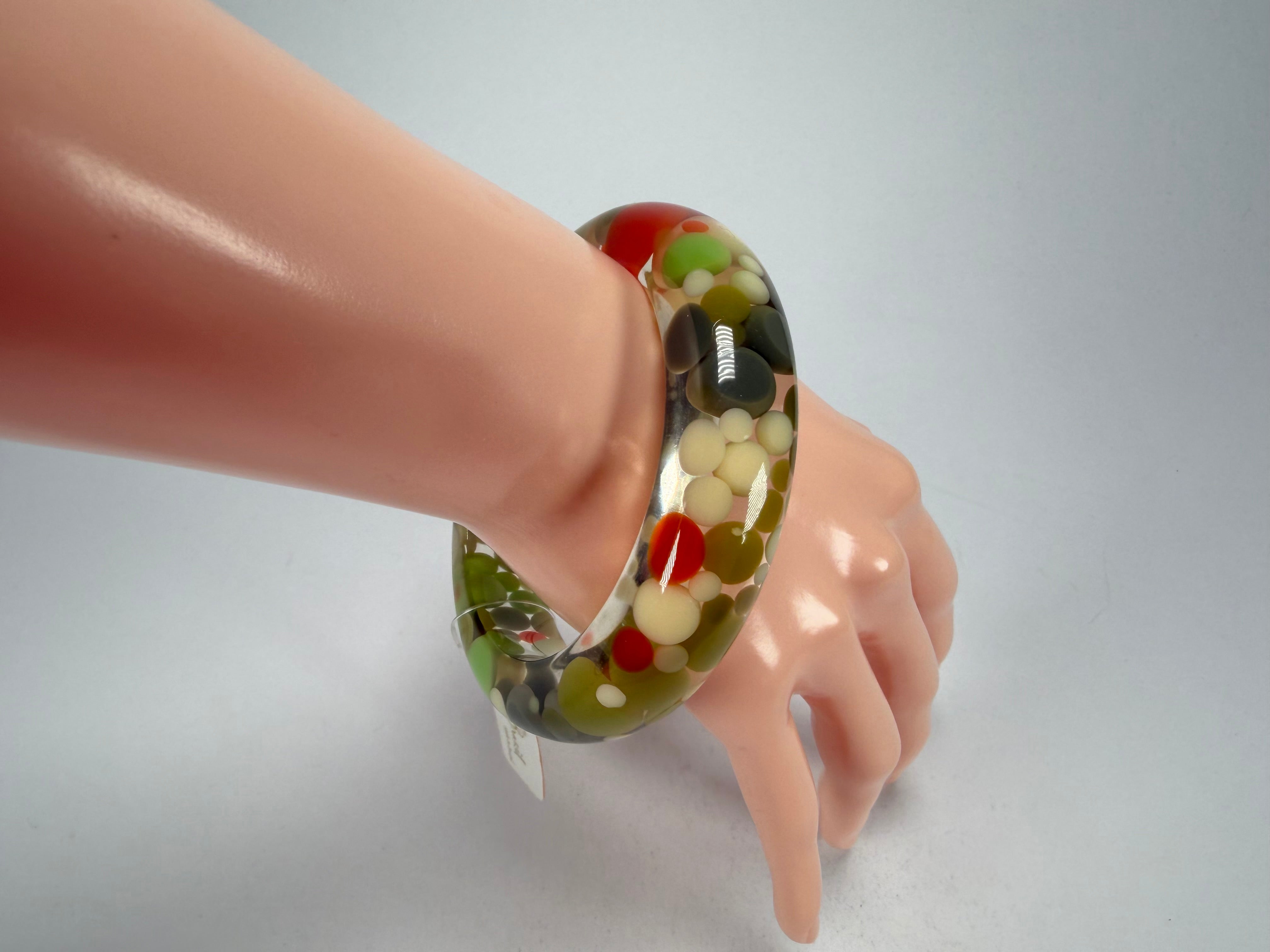 Jackie Brazil "Shinny Spotted" Green Mix Spots Solid Round Resin 1.7cm Bangle ( B1726 )