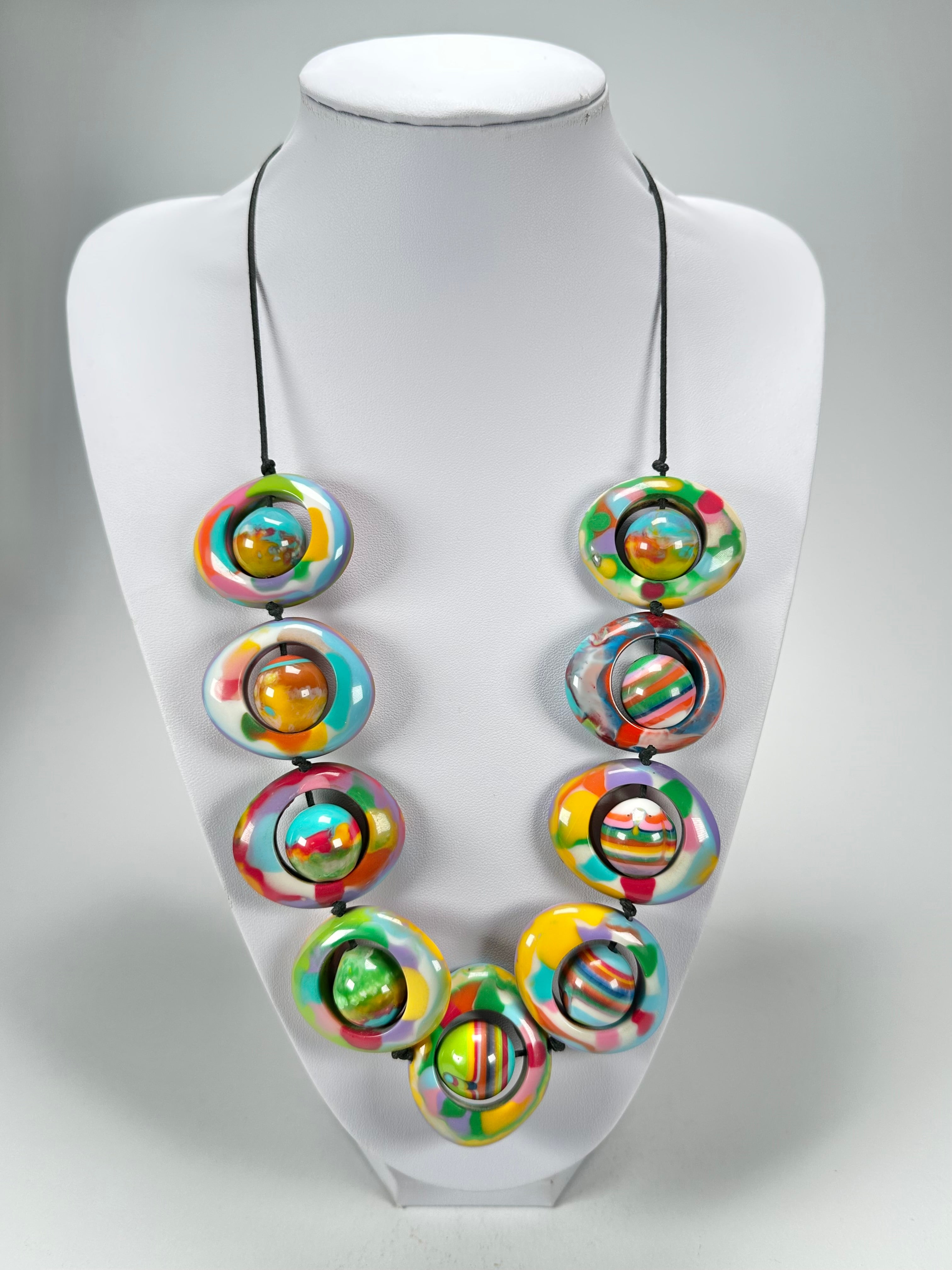 Jackie Brazil "Saturn" Kandinsky Disc & Ball On String Short 50cm Necklace ( N0051 )