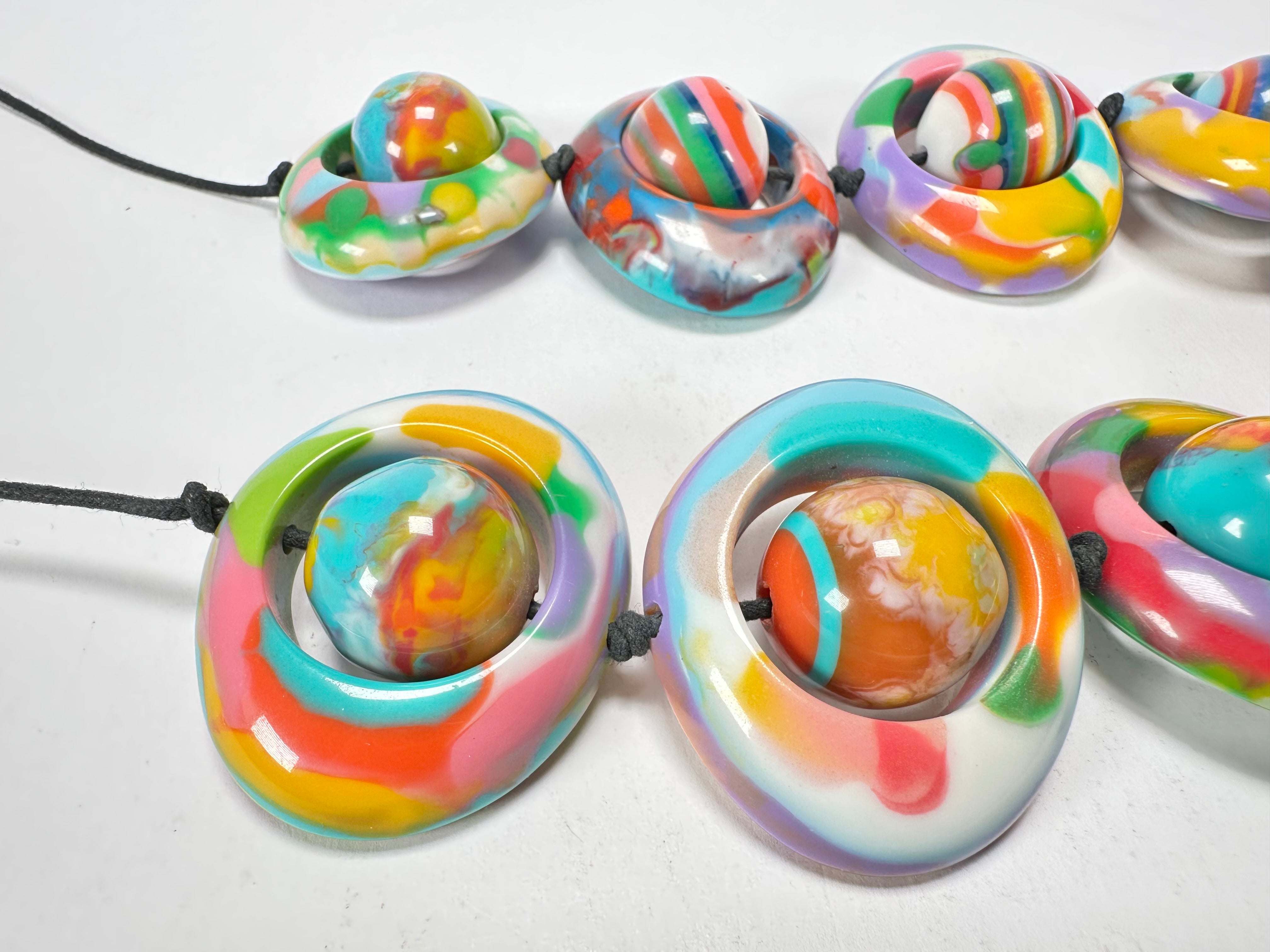 Jackie Brazil "Saturn" Kandinsky Disc & Ball On String Short 50cm Necklace ( N0051 )