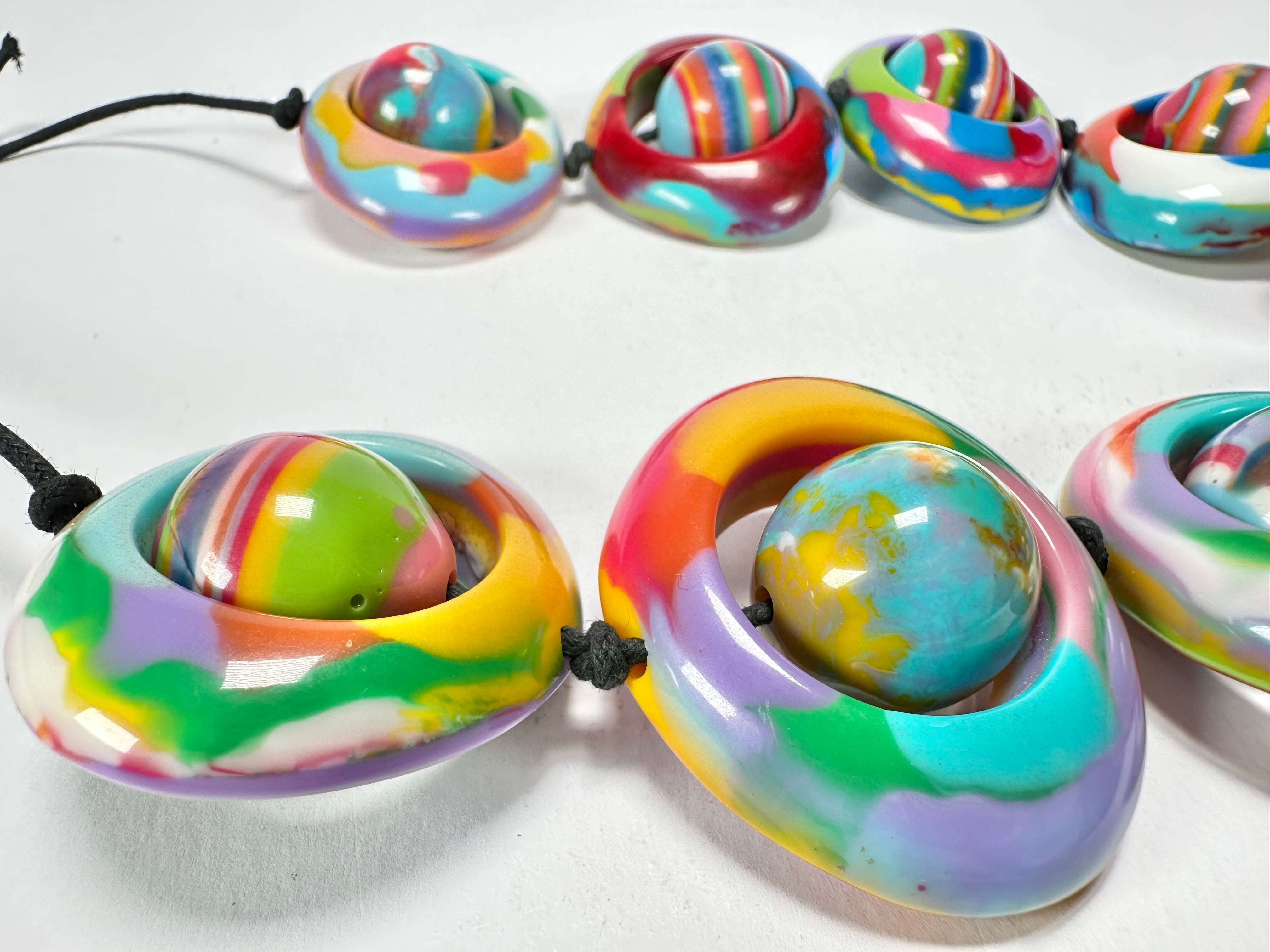 Jackie Brazil "Saturn" Kandinsky Disc & Ball On String Short 50cm Necklace ( N0051 )