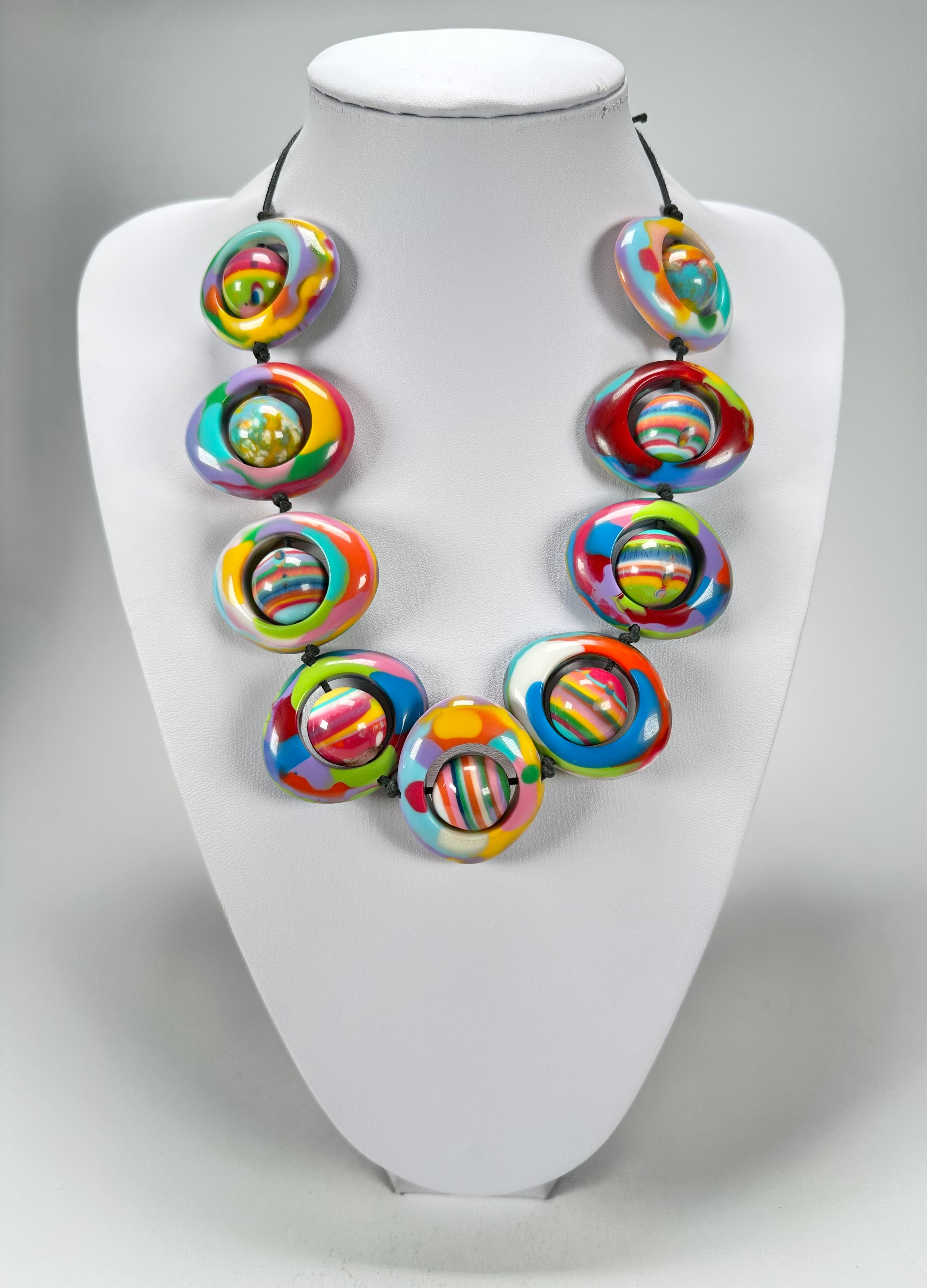 Jackie Brazil "Saturn" Kandinsky Disc & Ball On String Short 50cm Necklace ( N0051 )