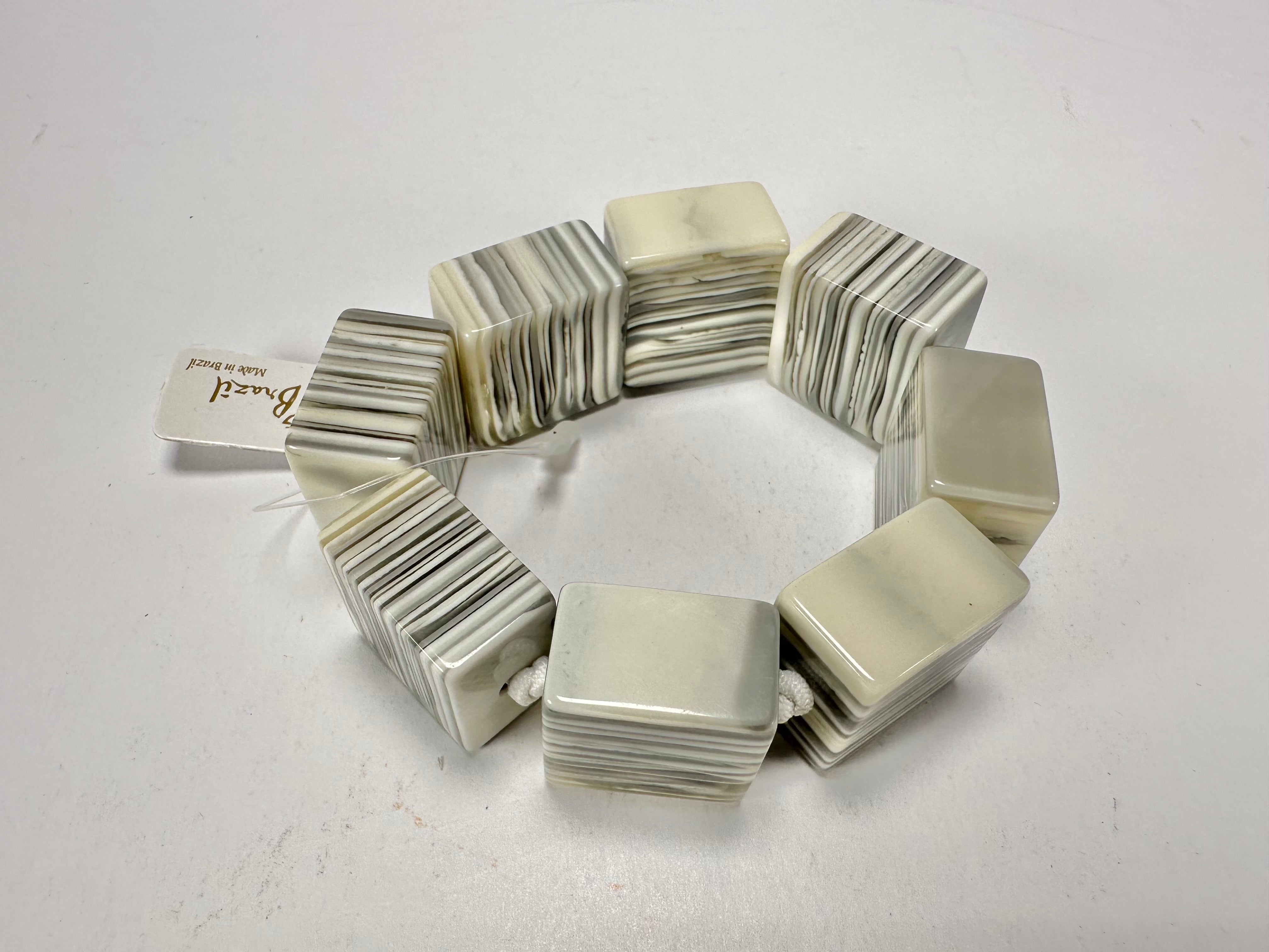 Jackie Brazil "Gala" Liquorice Half Rectangles On Elastic Cream Mix Bracelet ( B0778 )