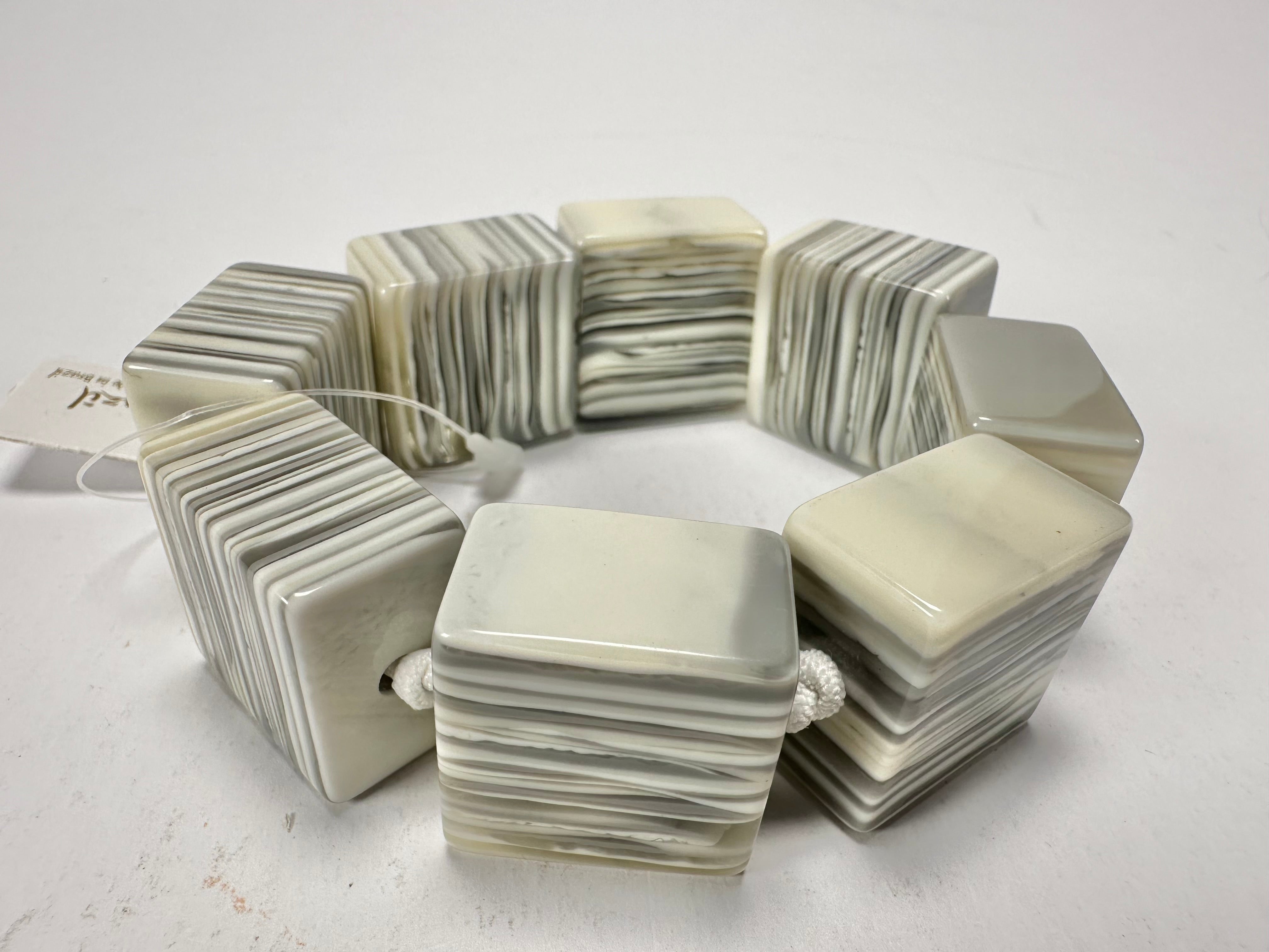 Jackie Brazil "Gala" Liquorice Half Rectangles On Elastic Cream Mix Bracelet ( B0778 )