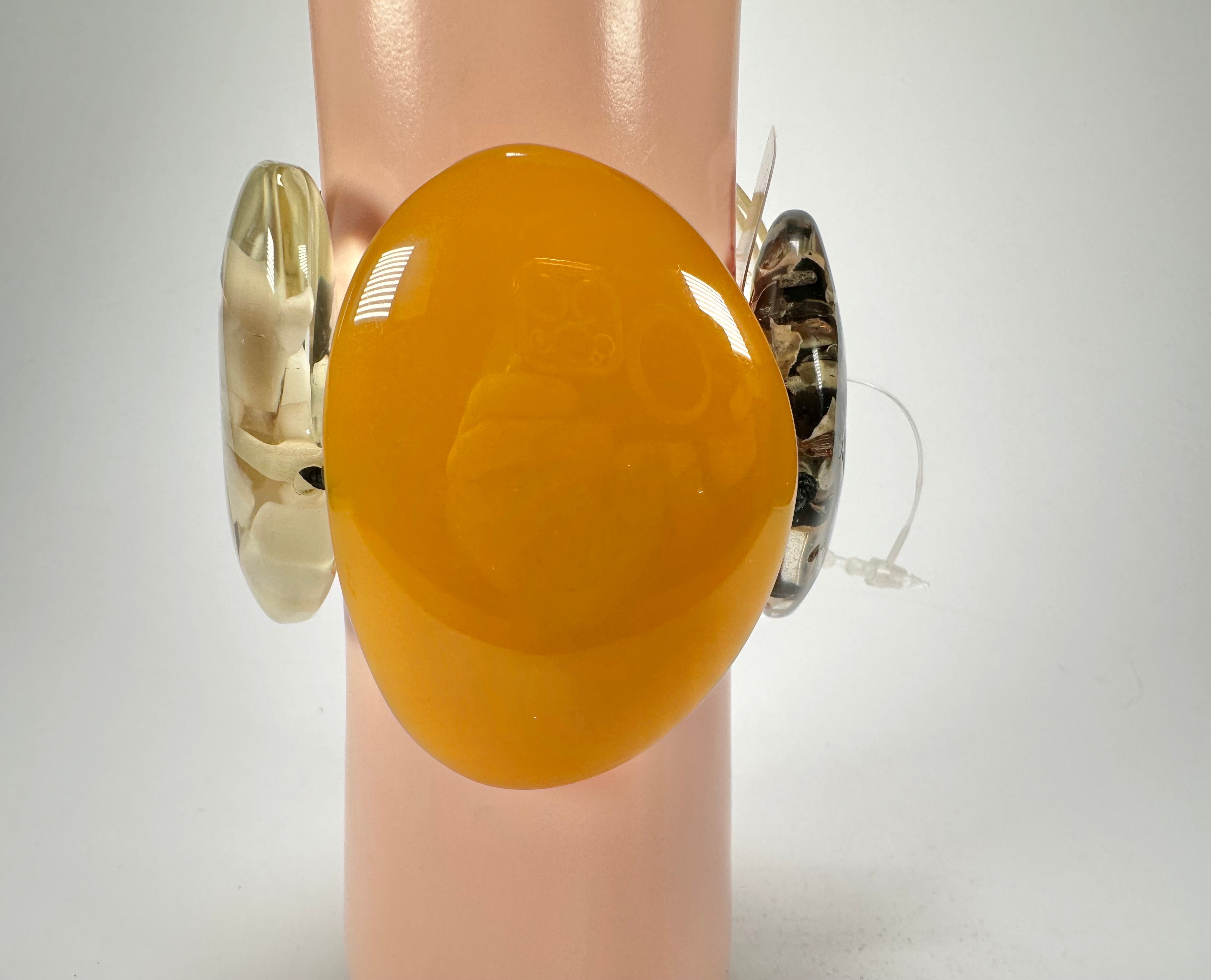 Jackie Brazil "Riverstones" Seasons Mix Stone Large Flat Stones On Elastic Bracelet ( B3716 )