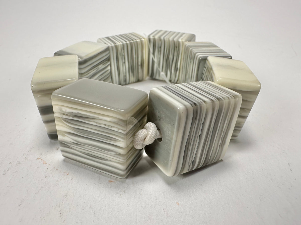 Jackie Brazil "Gala" Liquorice Half Rectangles On Elastic Cream Mix Bracelet ( B0778 )