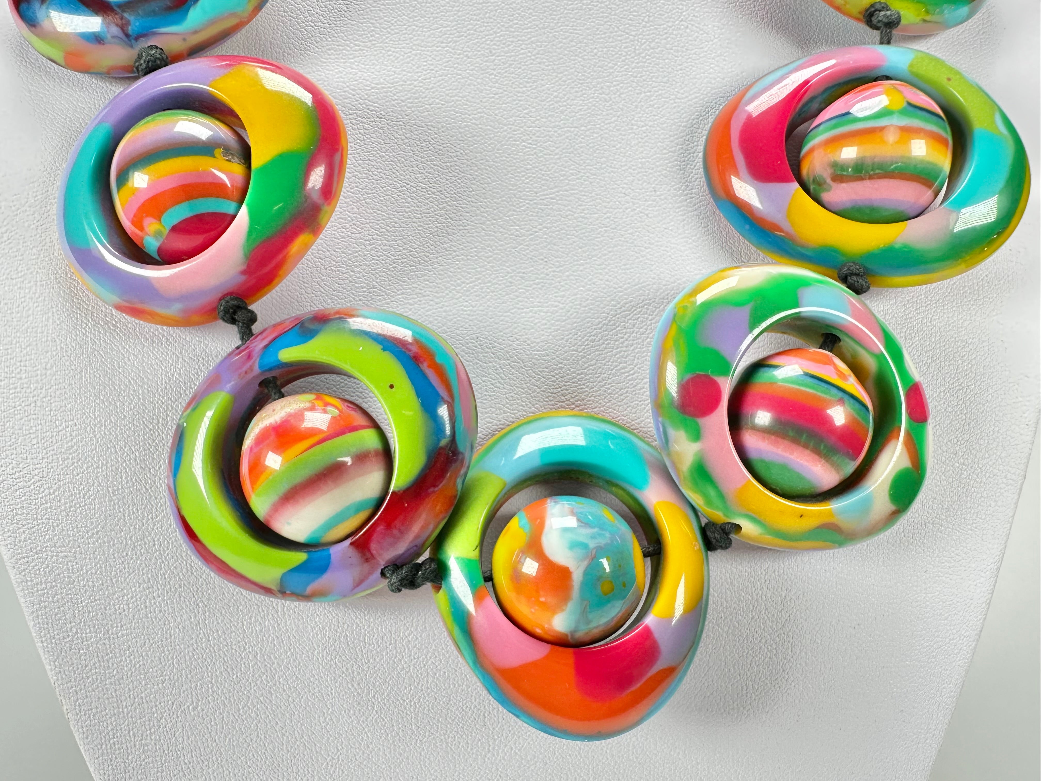 Jackie Brazil "Saturn" Kandinsky Disc & Ball On String Short 50cm Necklace ( N0051 )