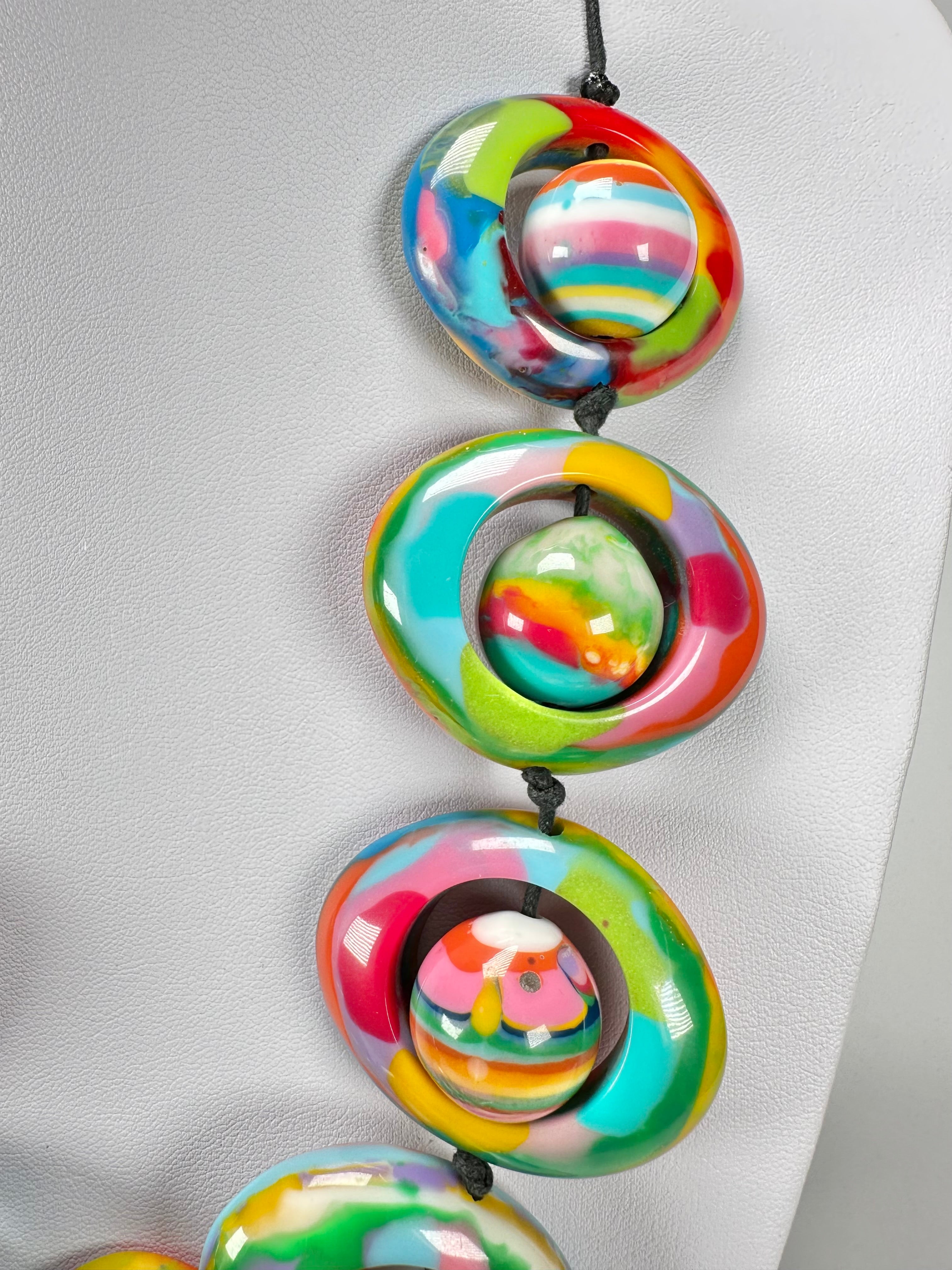 Jackie Brazil "Saturn" Kandinsky Disc & Ball On String Short 50cm Necklace ( N0051 )