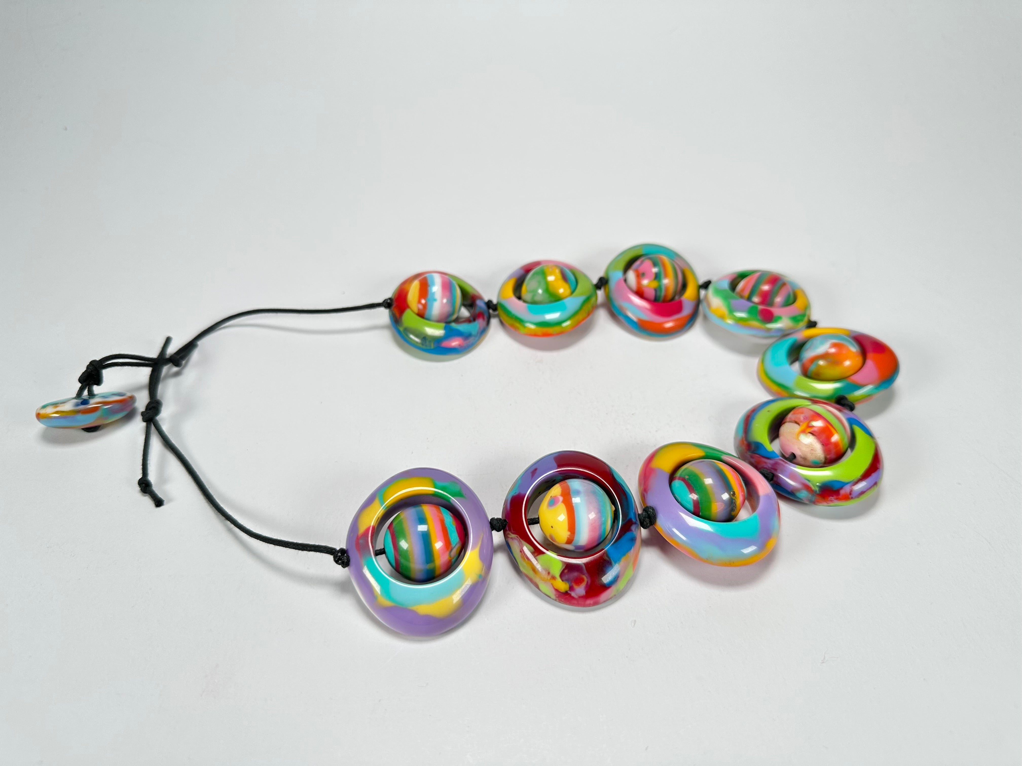 Jackie Brazil "Saturn" Kandinsky Disc & Ball On String Short 50cm Necklace ( N0051 )