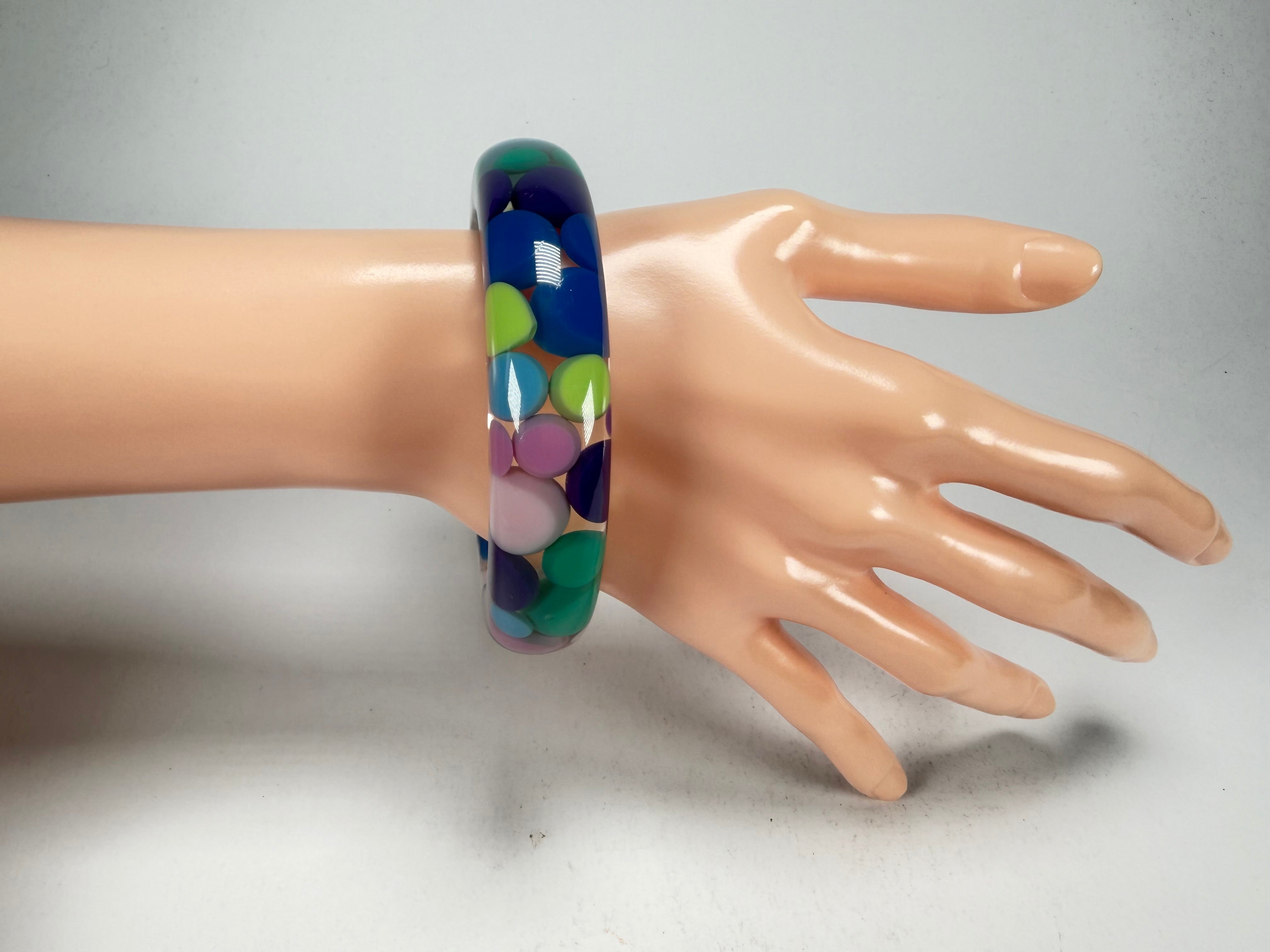 Jackie Brazil "Shinny Spotted" Blue Mix Spots Solid Round Resin 1.7cm Bangle ( B1726 )