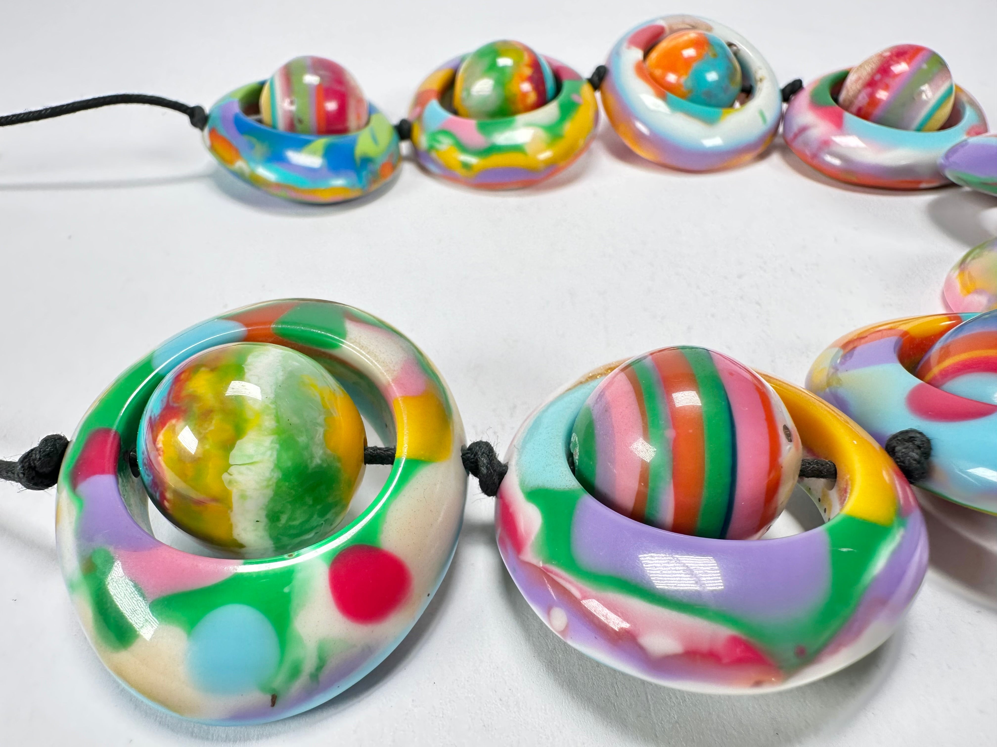 Jackie Brazil "Saturn" Kandinsky Disc & Ball On String Short 50cm Necklace ( N0051 )