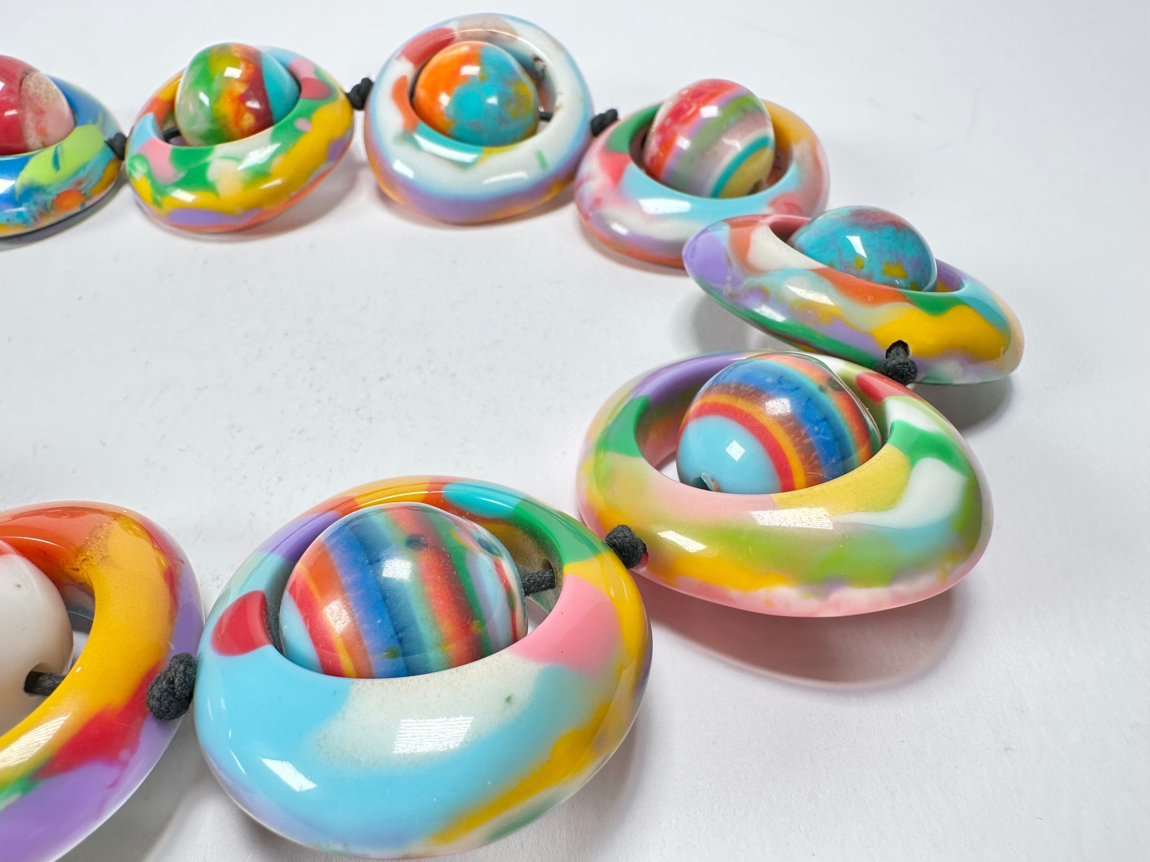 Jackie Brazil "Saturn" Kandinsky Disc & Ball On String Short 50cm Necklace ( N0051 )