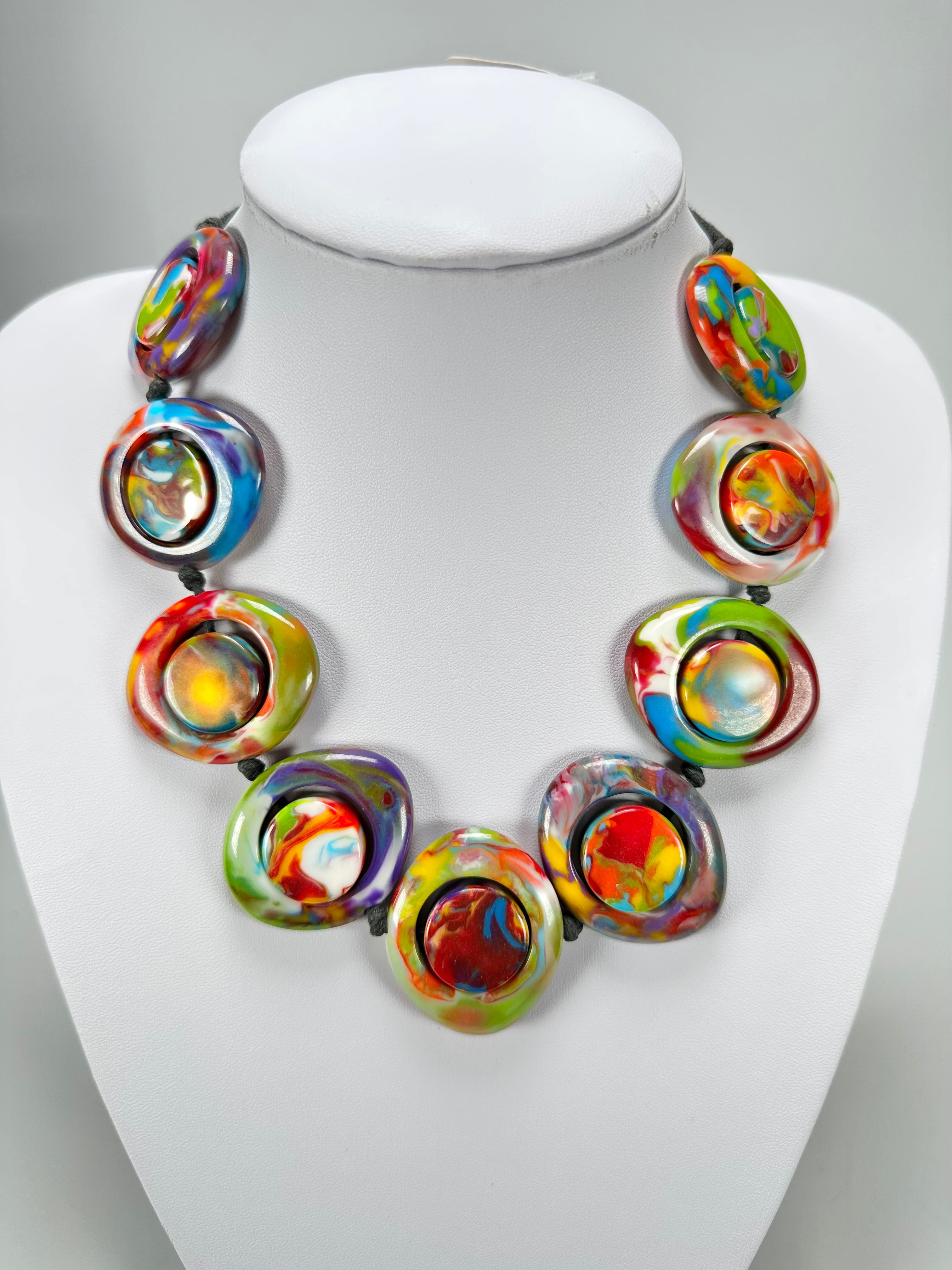 Jackie Brazil "Saturn" Kandinsky Disk and Cylinder On String Short 50cm Necklace ( N0060 )