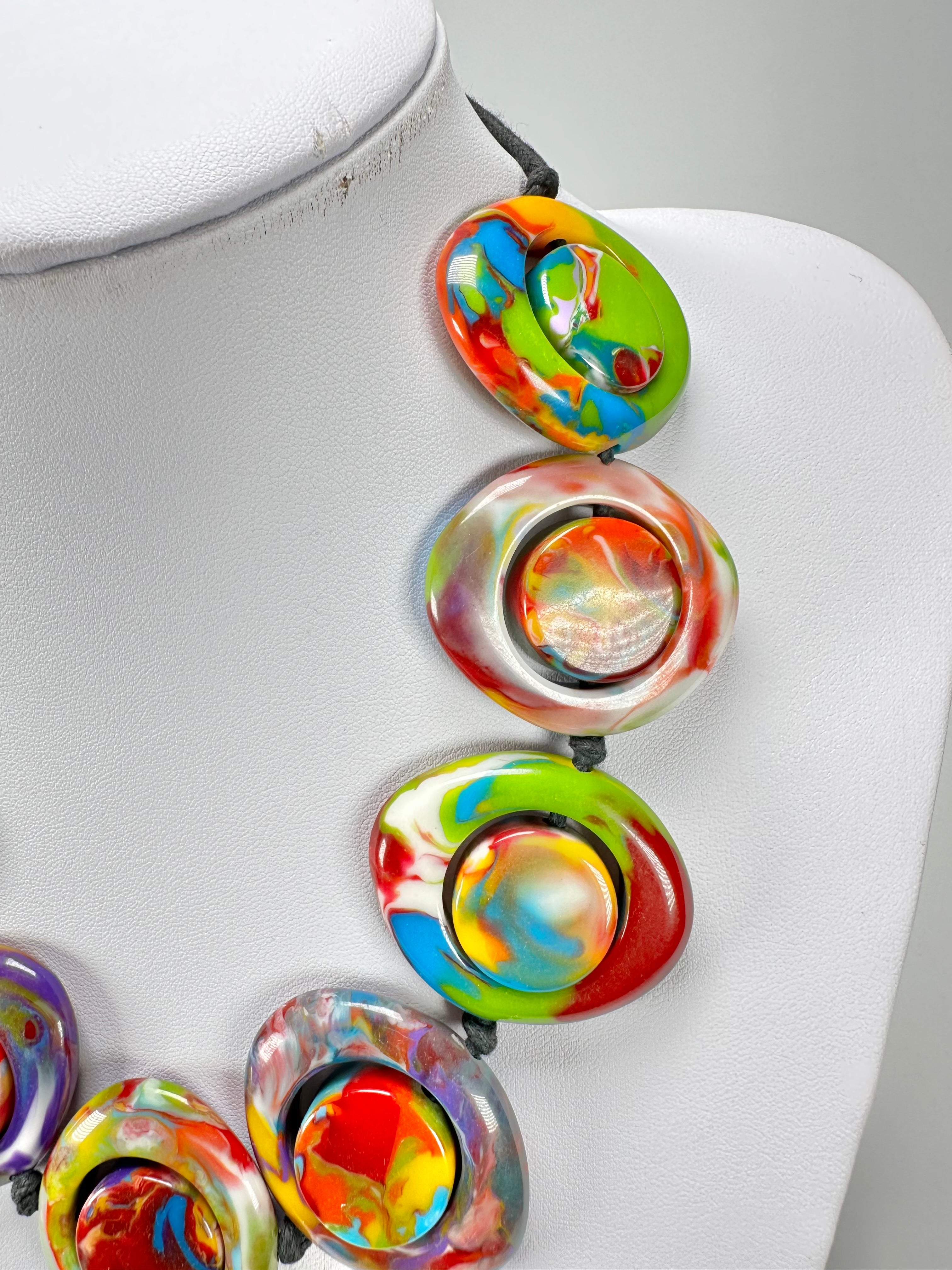 Jackie Brazil "Saturn" Kandinsky Disk and Cylinder On String Short 50cm Necklace ( N0060 )