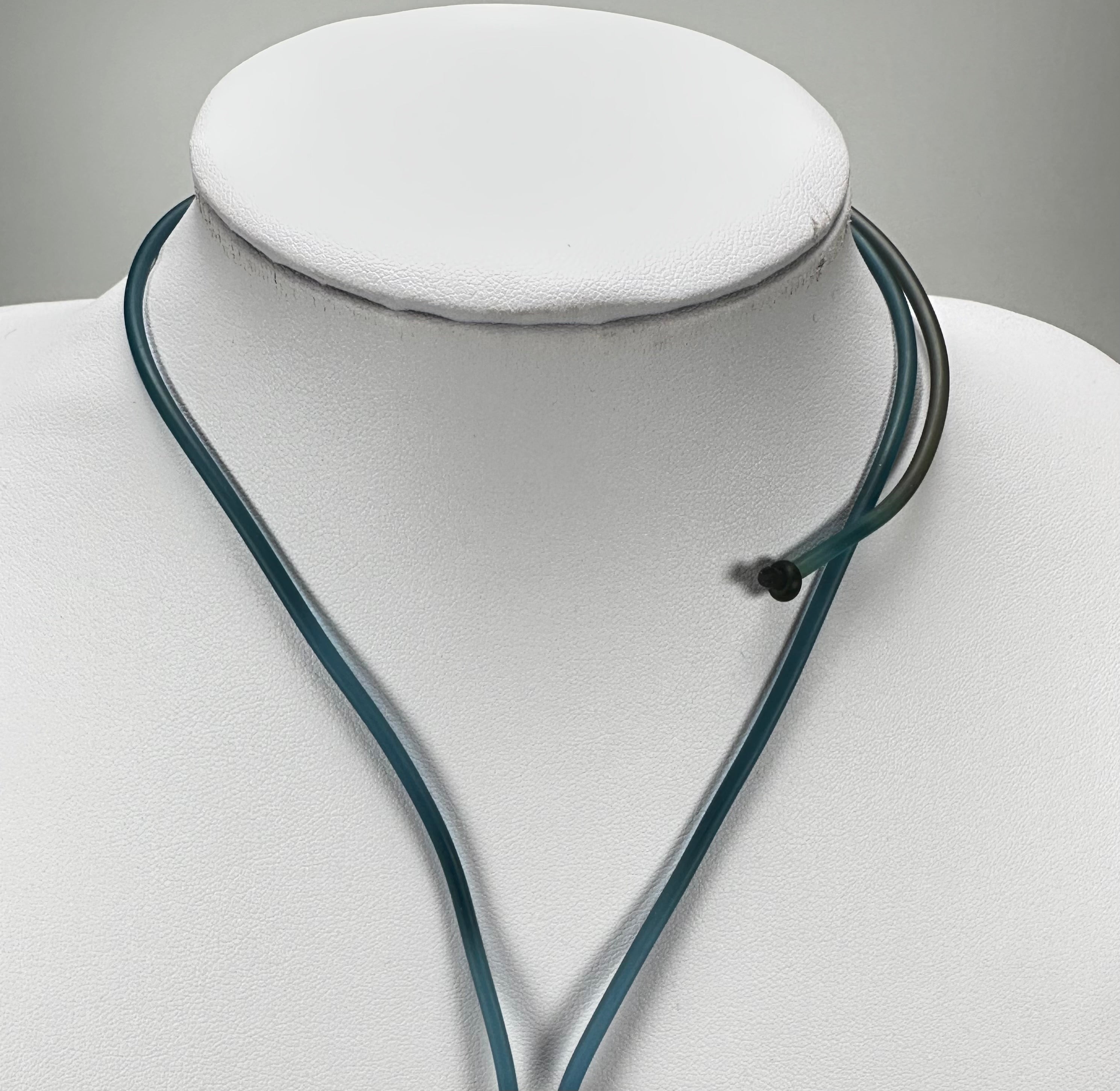 Jackie Brazil "Baby" Kandinsky Tropicalia Disc On Rubber Cord Resin Necklace ( N2364 )