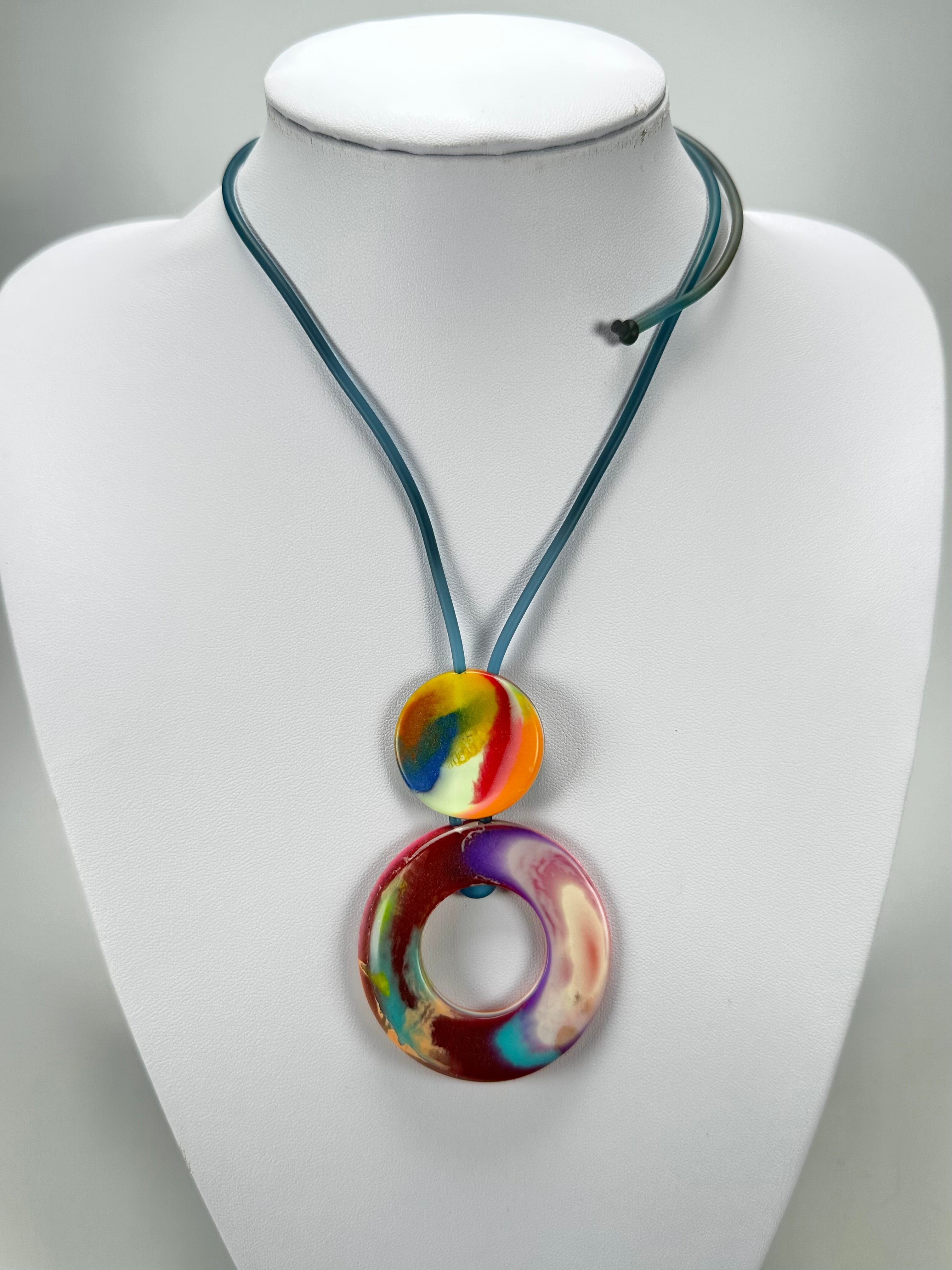 Jackie Brazil "Baby" Kandinsky Tropicalia Disc On Rubber Cord Resin Necklace ( N2364 )