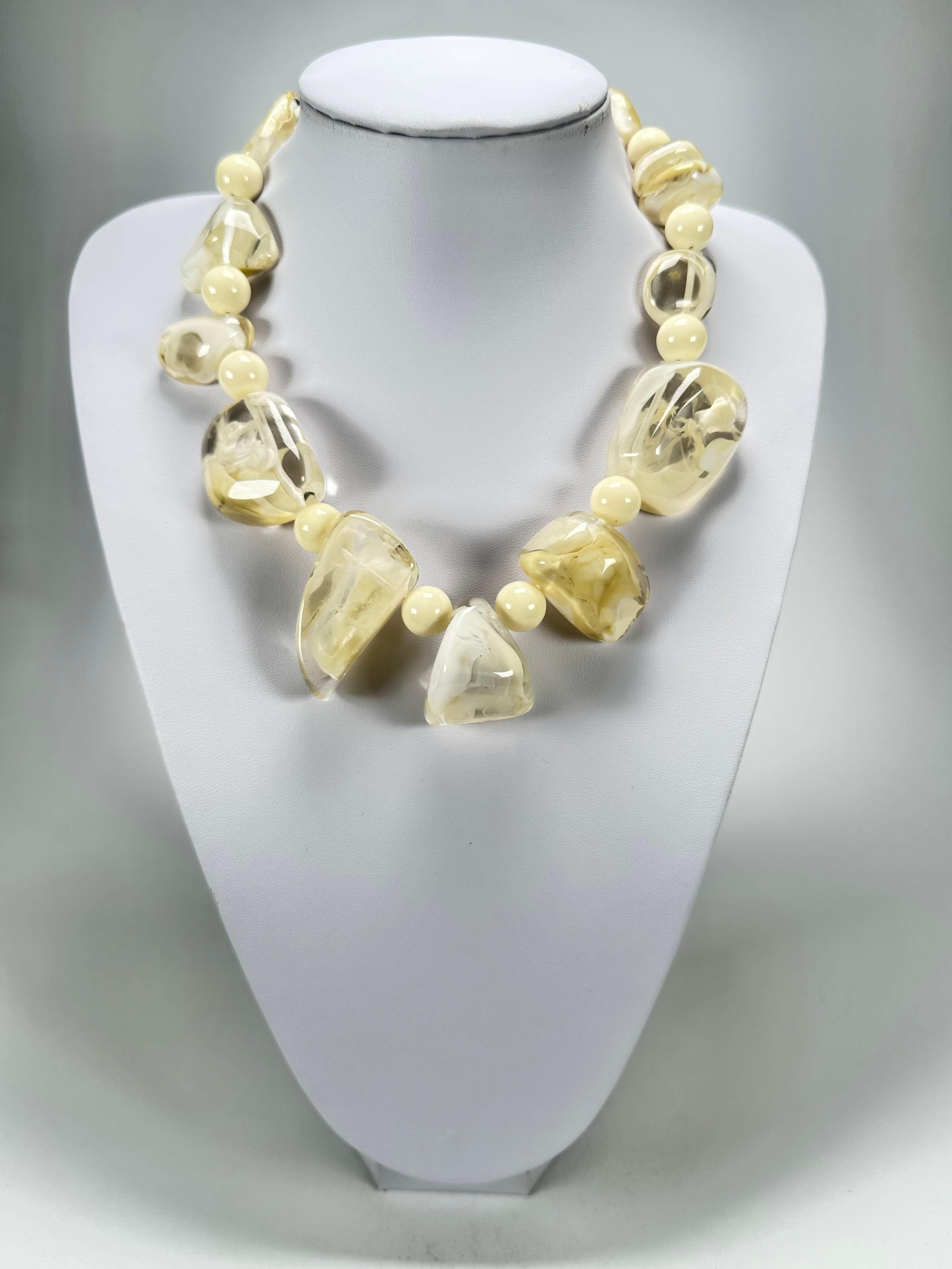 Jackie Brazil "Vesubio" Cream Marble Large Beads & Stones Necklace ( N1616 )