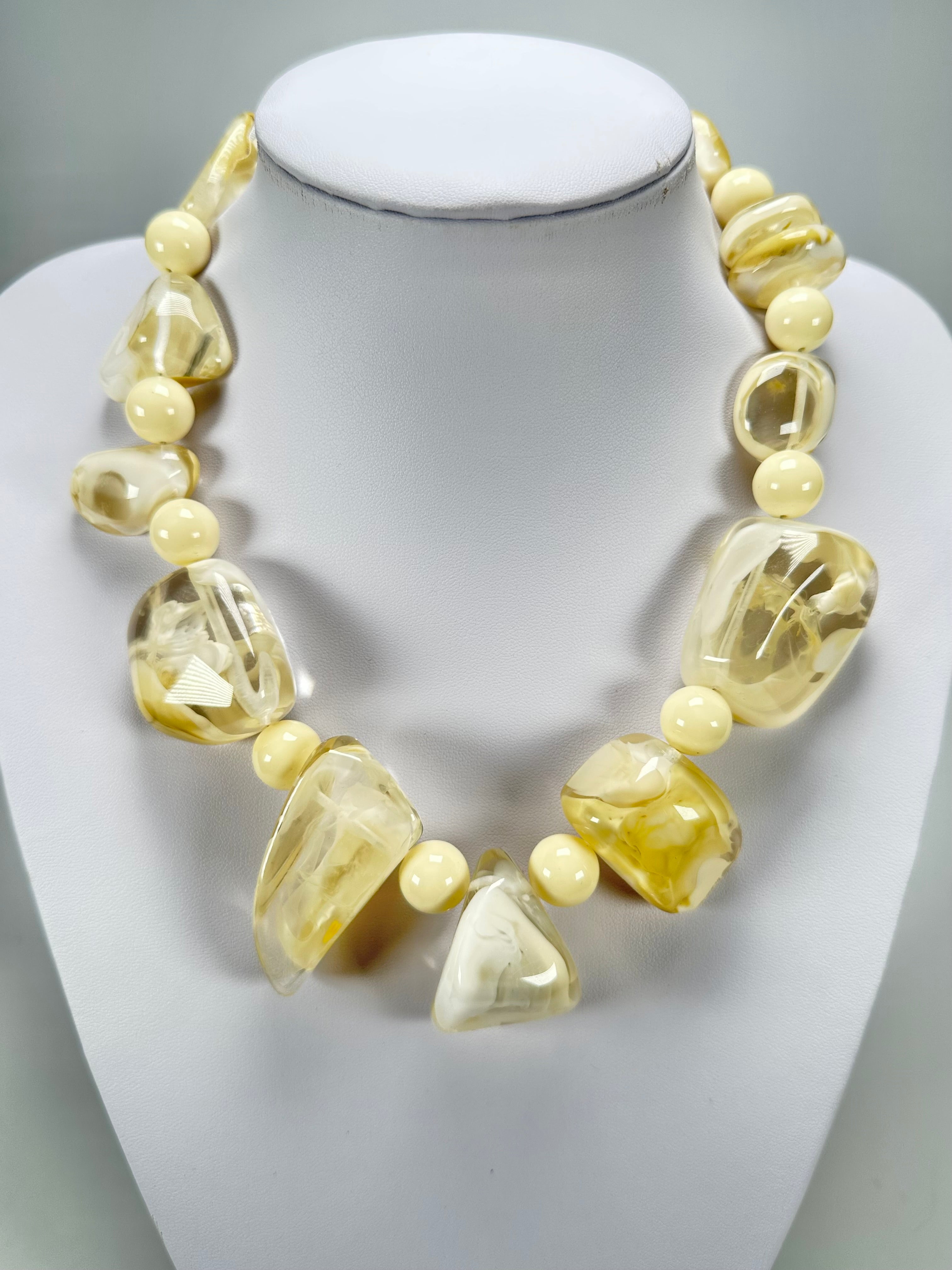 Jackie Brazil "Vesubio" Cream Marble Large Beads & Stones Necklace ( N1616 )