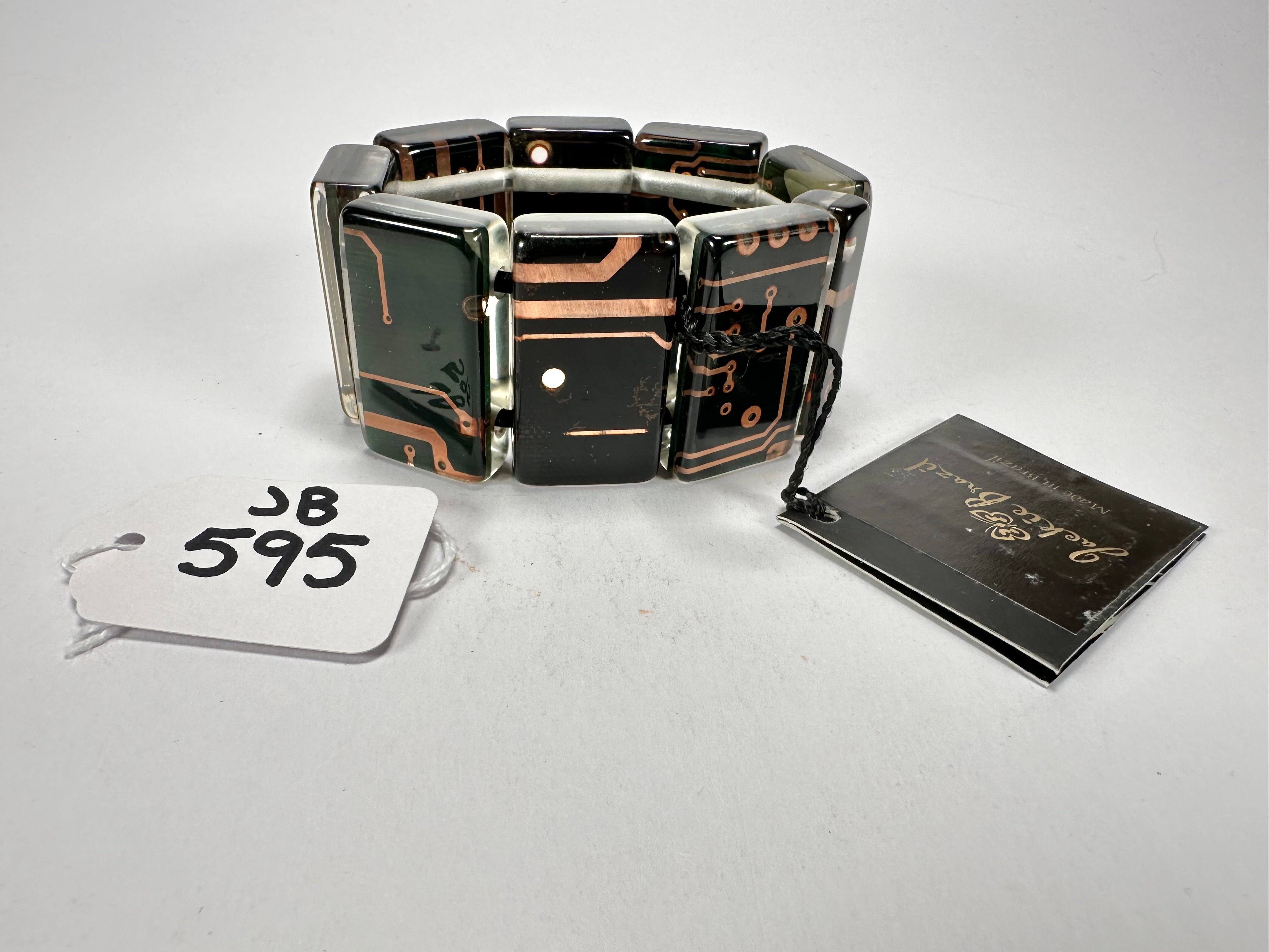 Jackie Brazil "Queen" Digital Flash 9 Squares Elasticated Bracelet ( B3236 )